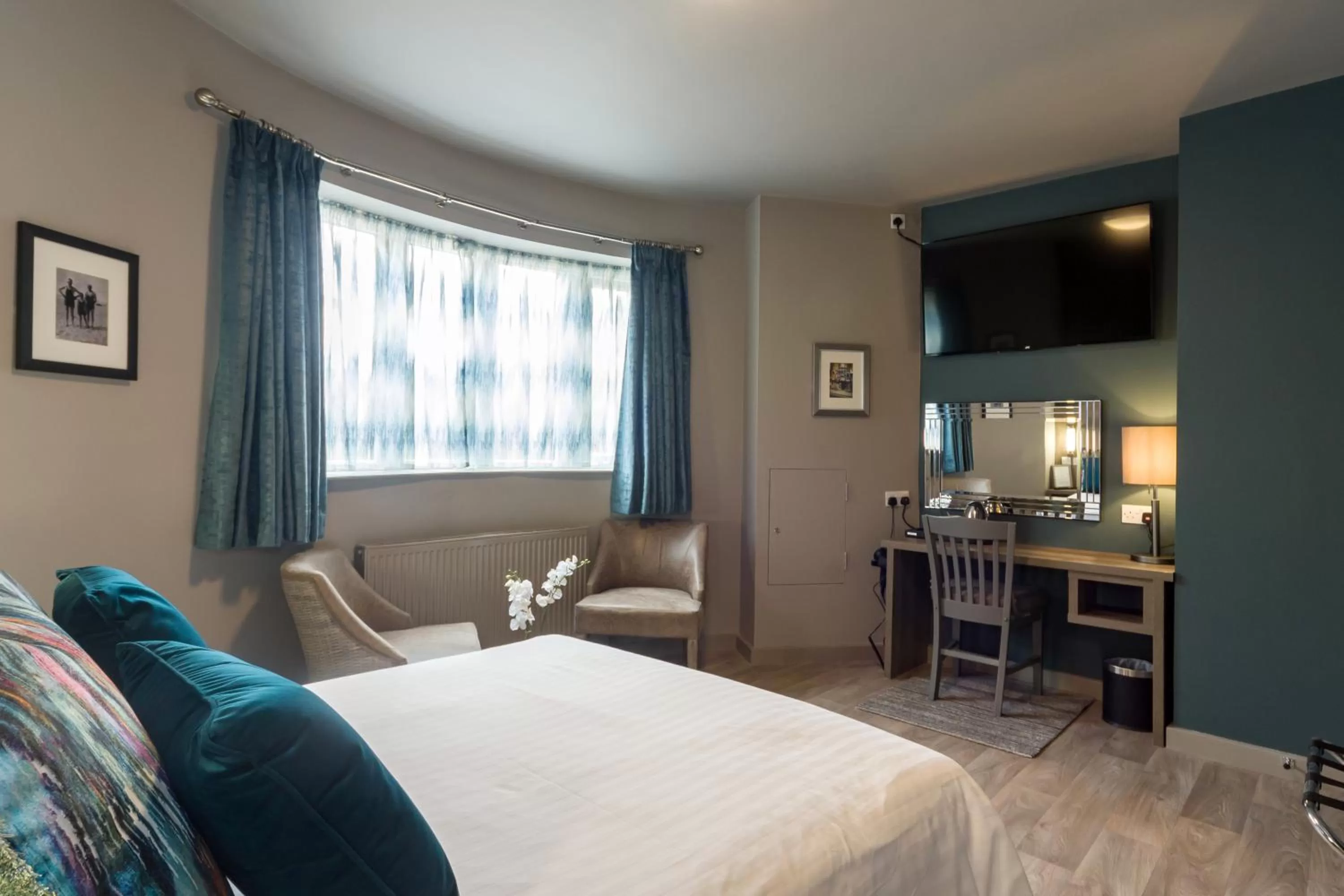 Photo of the whole room, Bed in Hotel No 8