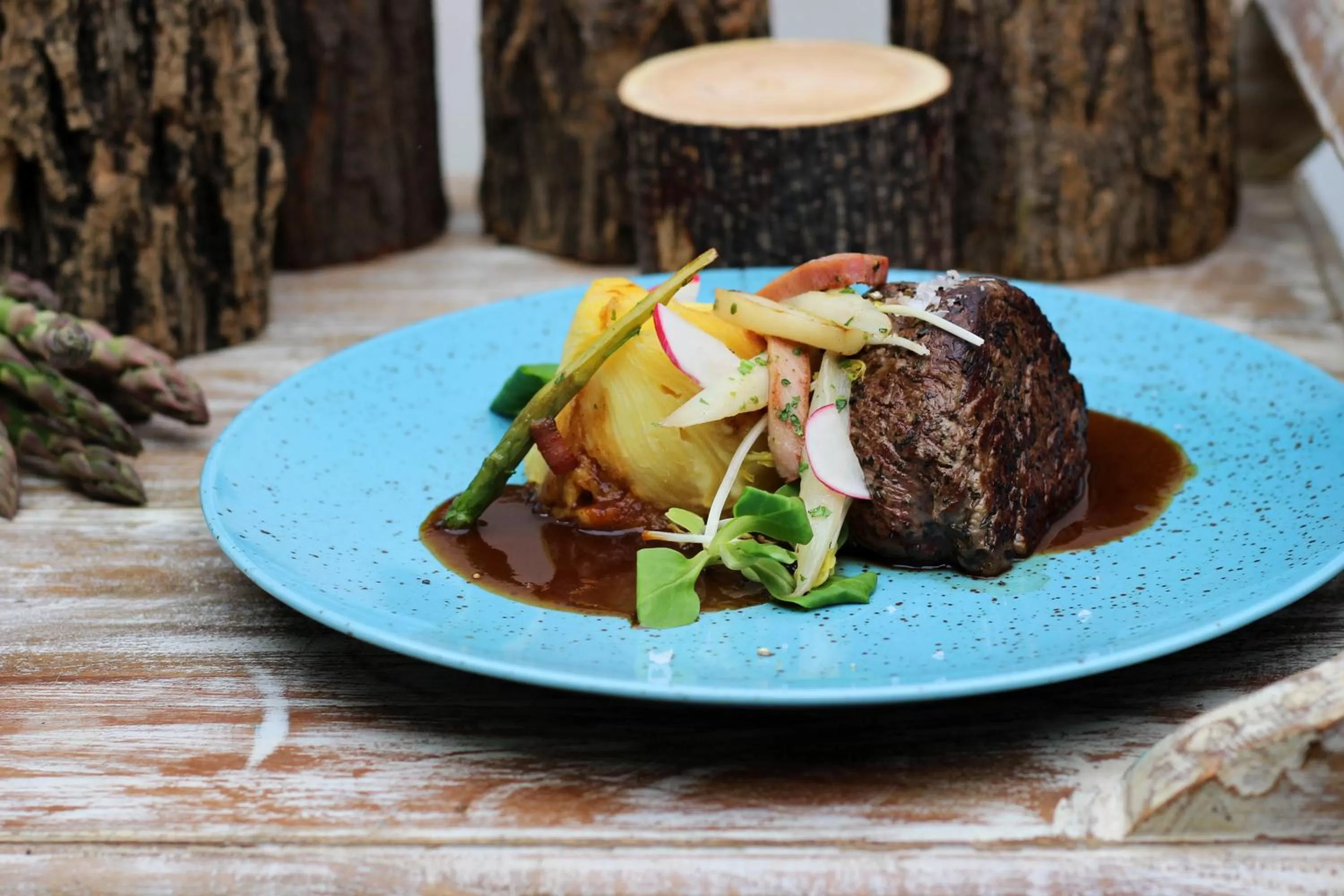 Restaurant/places to eat in Resort Mlýn Černovice