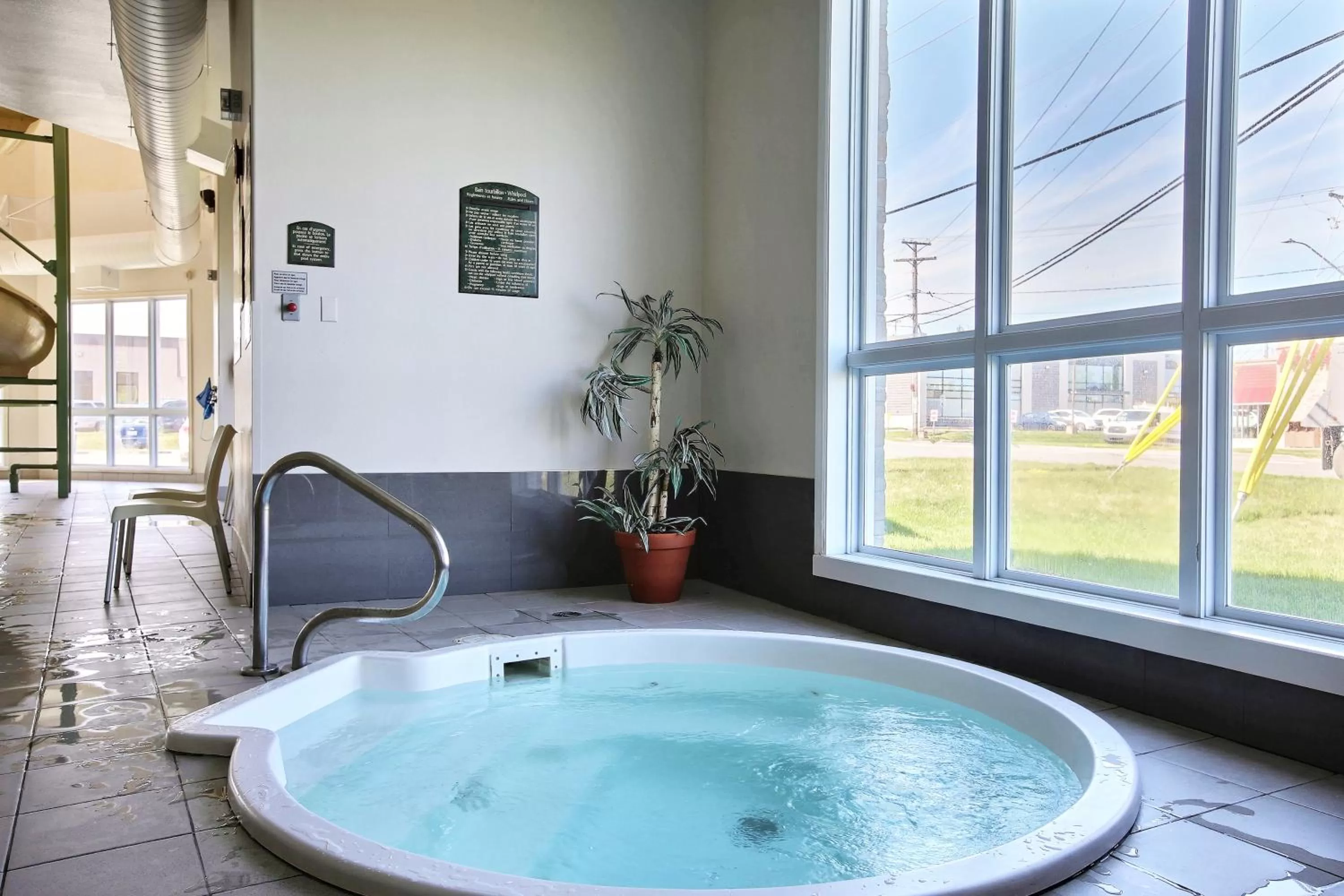 Swimming pool in Super 8 by Wyndham Trois-Rivieres