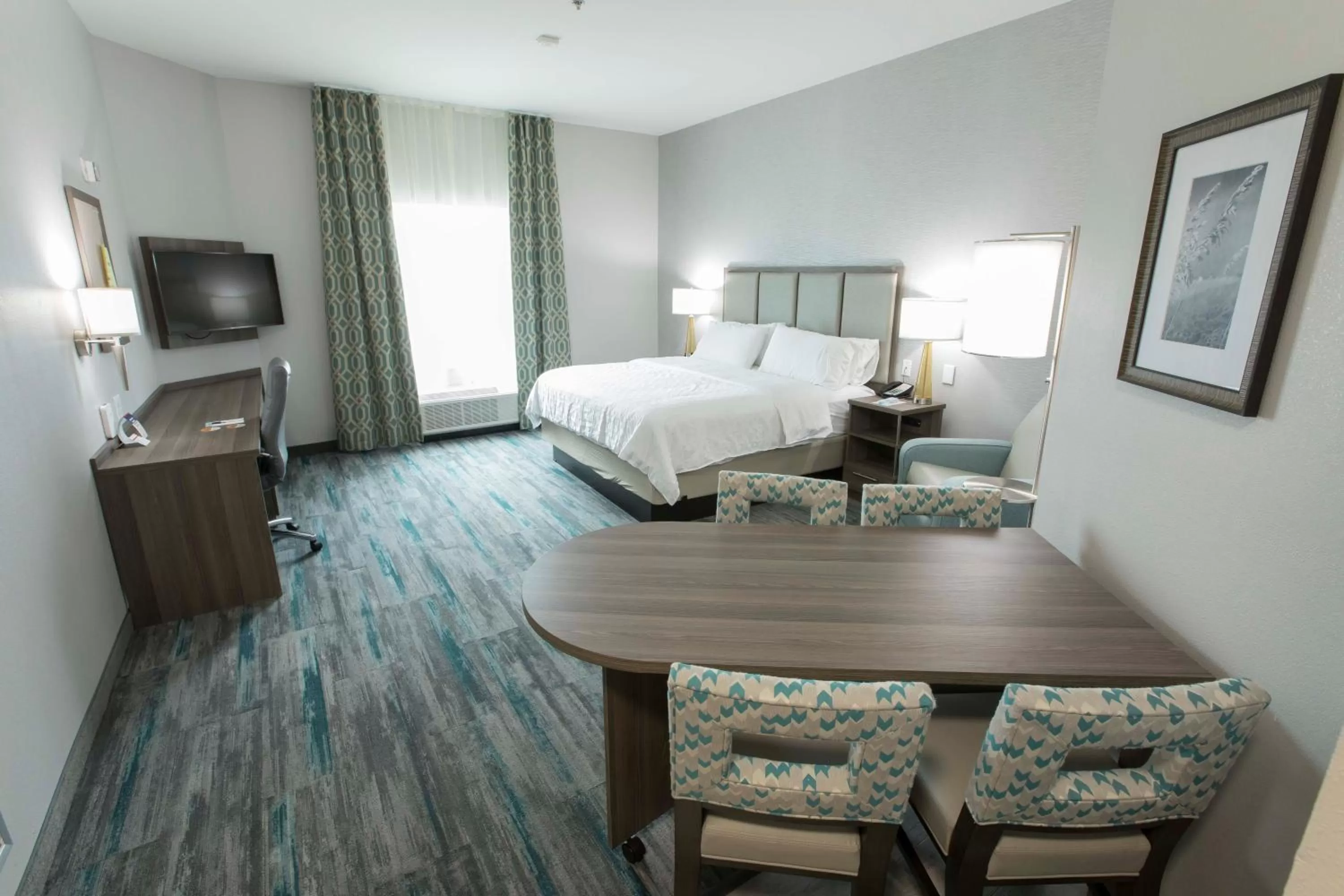 Photo of the whole room, Bed in Candlewood Suites - McDonough by IHG