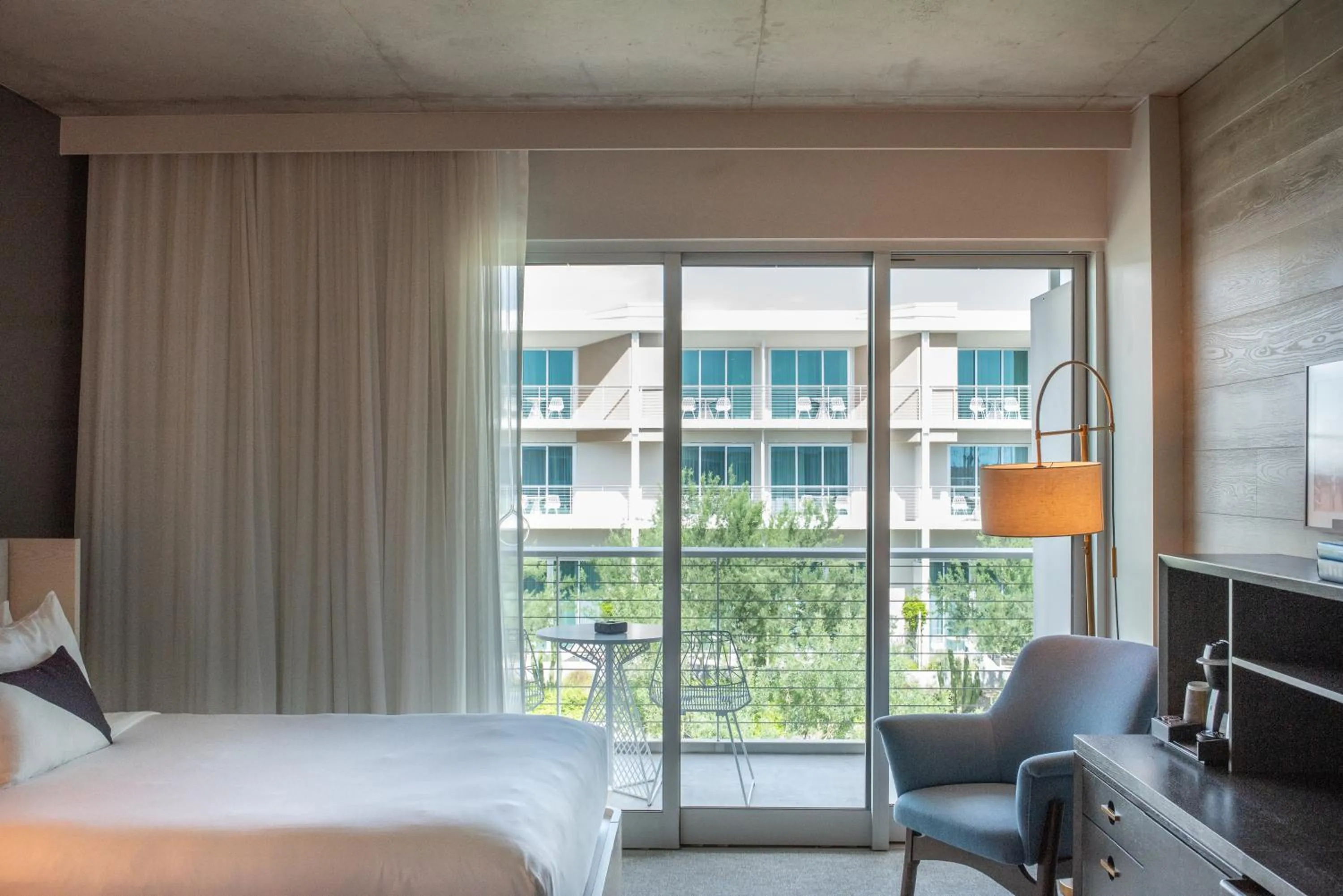 View (from property/room), Bed in Mountain Shadows Resort Scottsdale