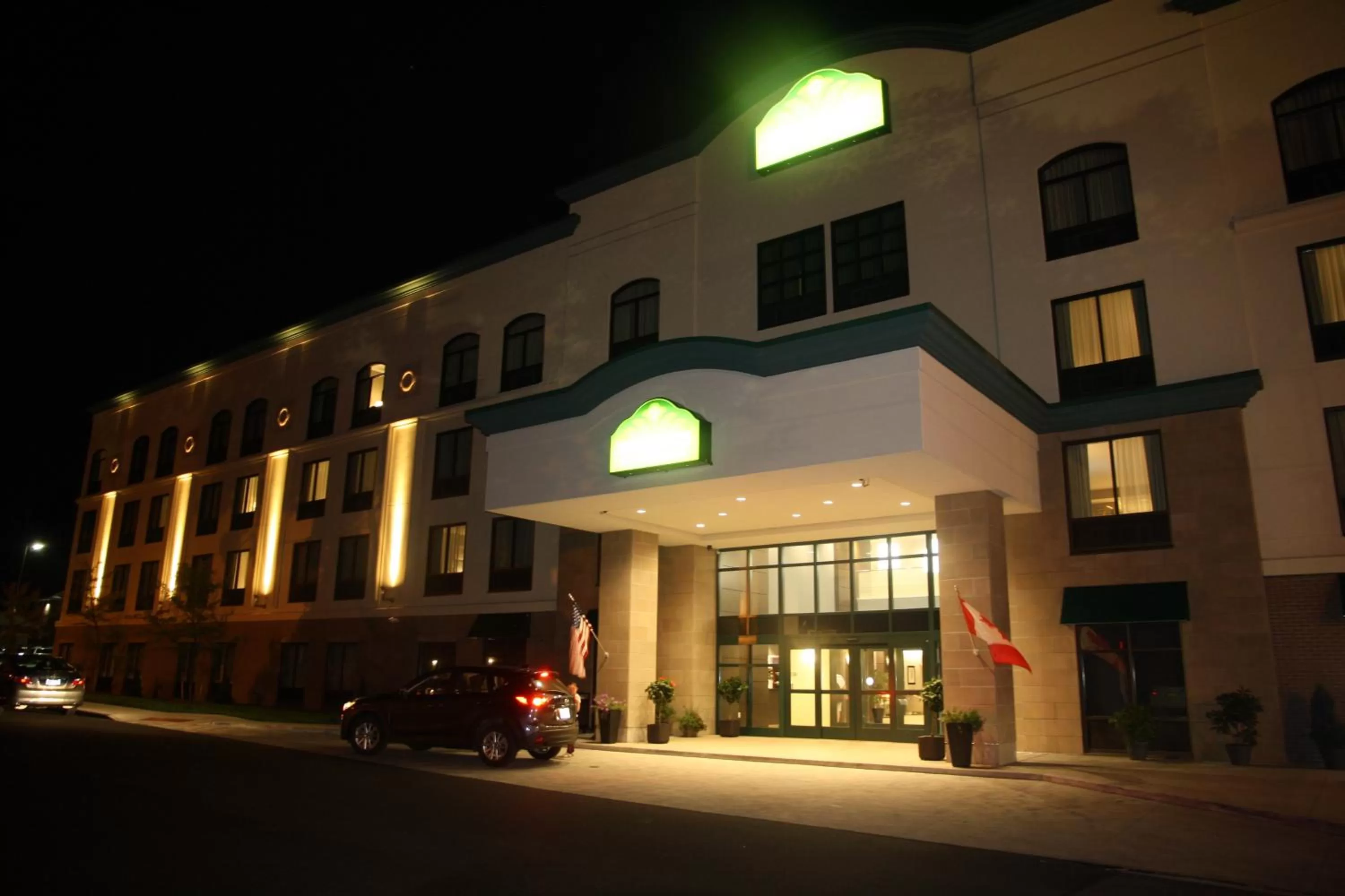 Facade/entrance in Wingate by Wyndham Niagara Falls