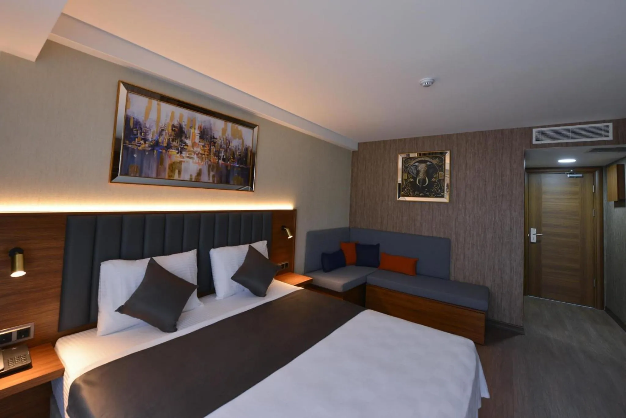 Living room, Bed in İSTPORT GARDEN HOTELS