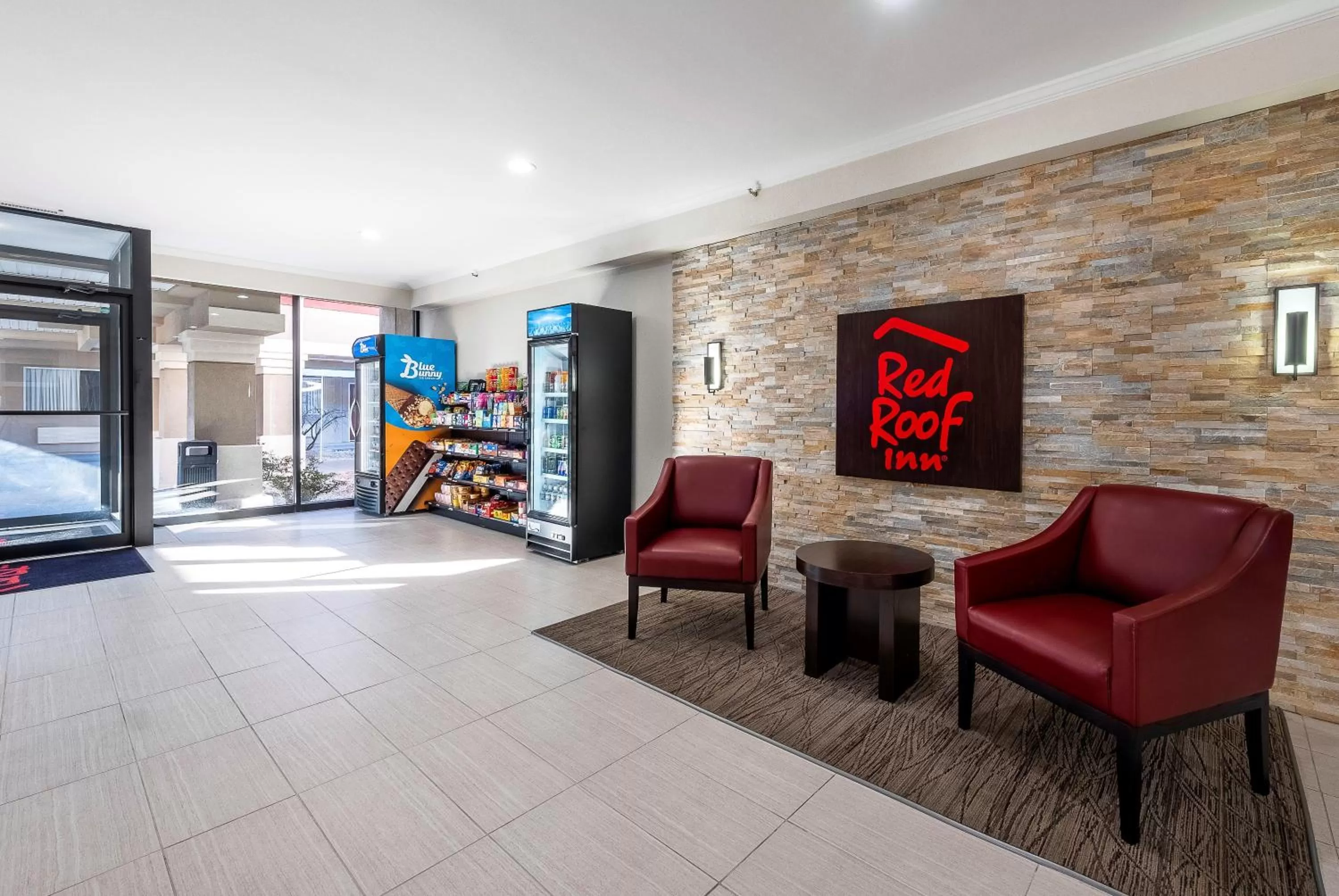 Lobby or reception in Red Roof Inn Bordentown - McGuire AFB
