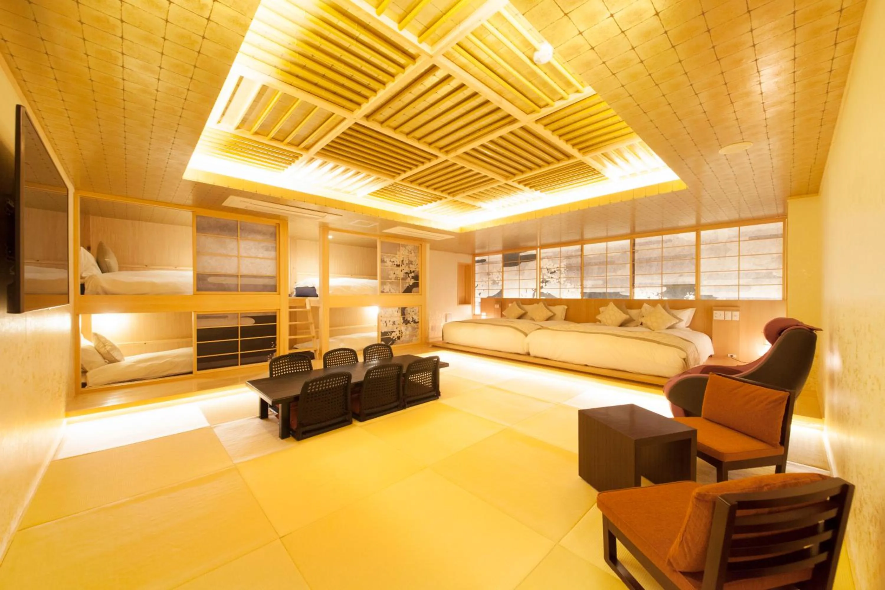 Photo of the whole room, Bed in The Centurion Classic Akasaka