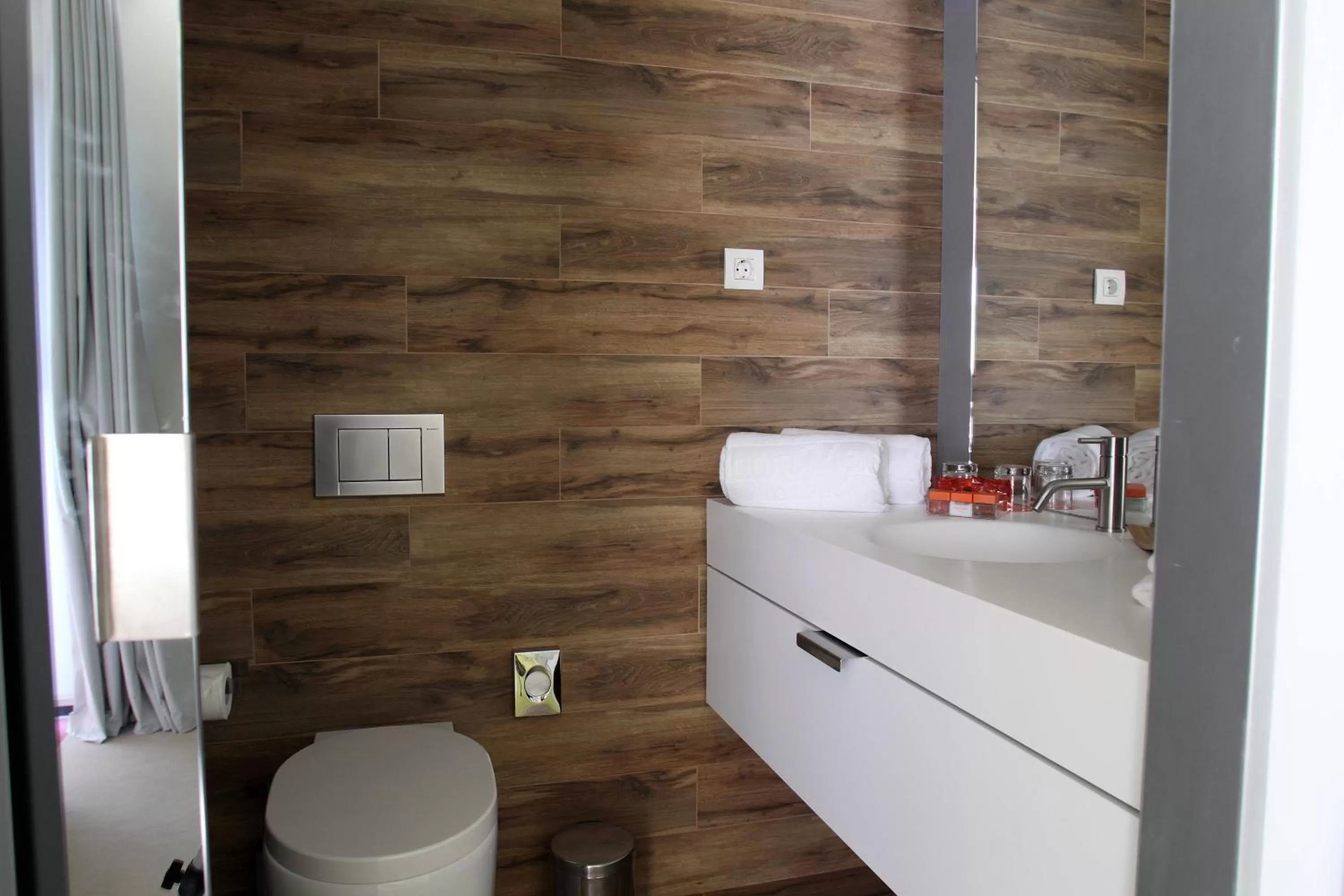 Bathroom in Room Mate Pau, Barcelona