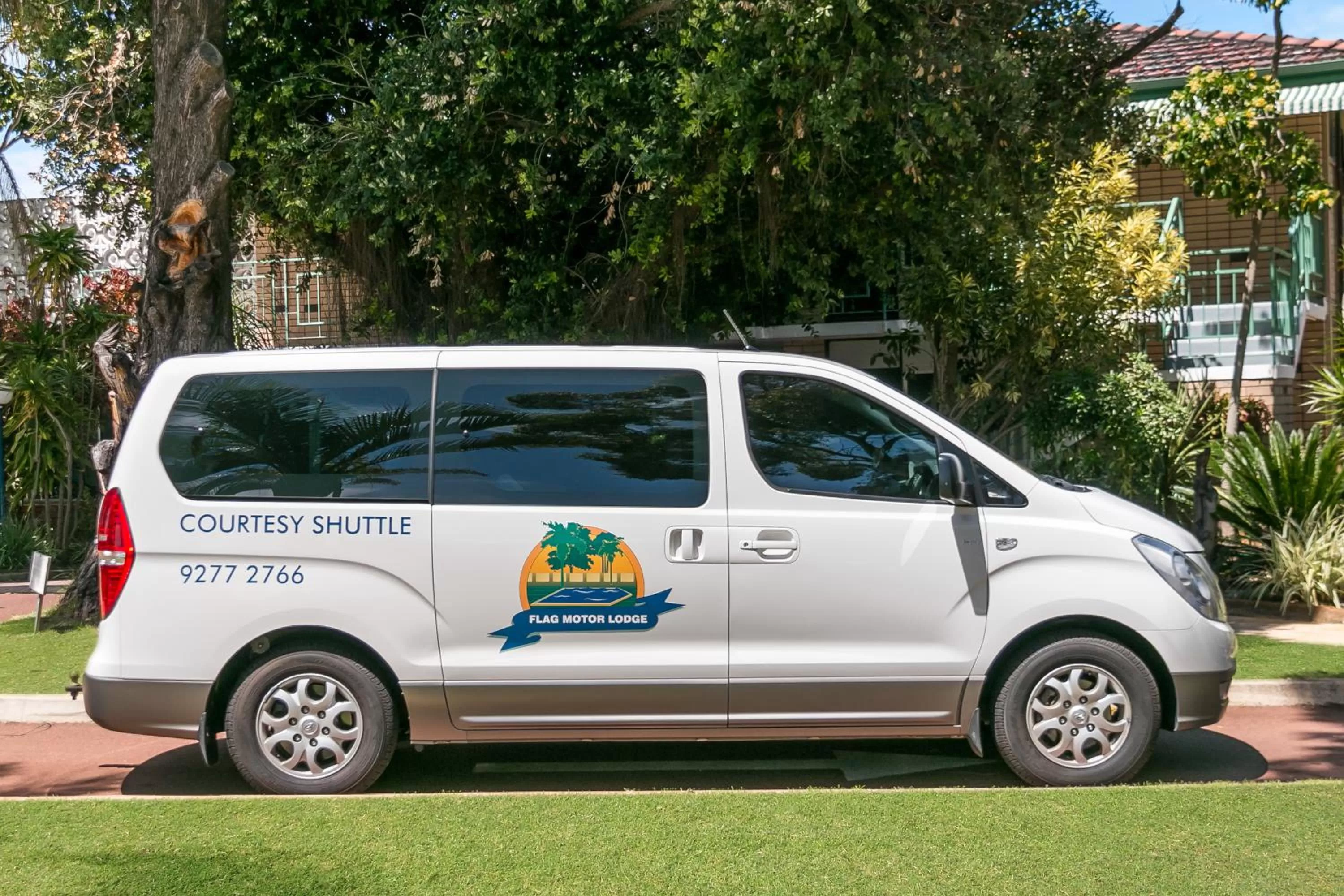 shuttle in Flag Motor Lodge