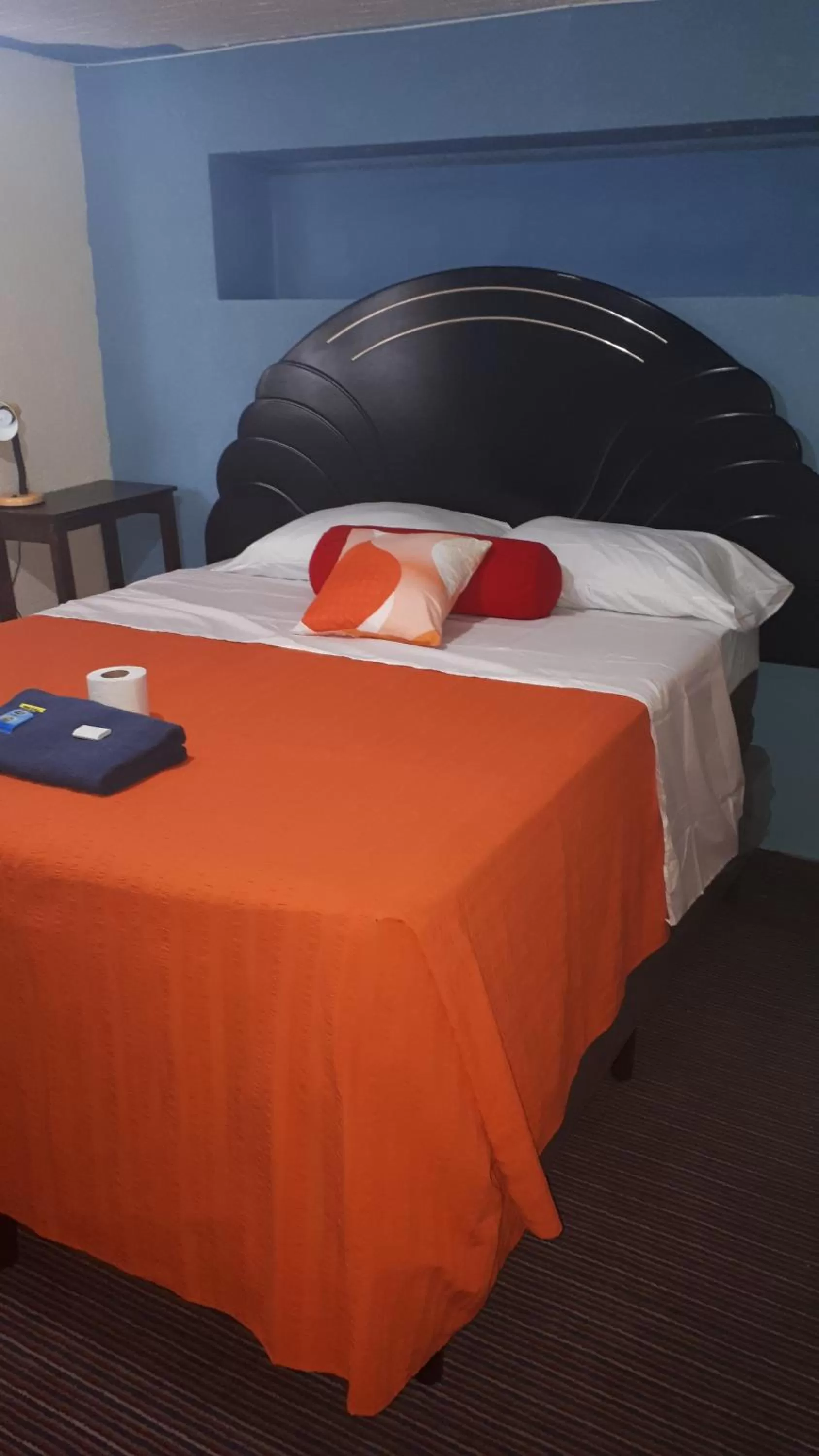 Decorative detail, Bed in hotel kasa kamelot 2