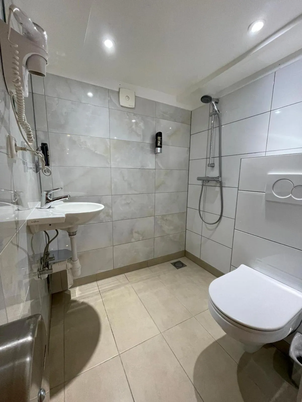 Bathroom in Hotel Damrak Inn