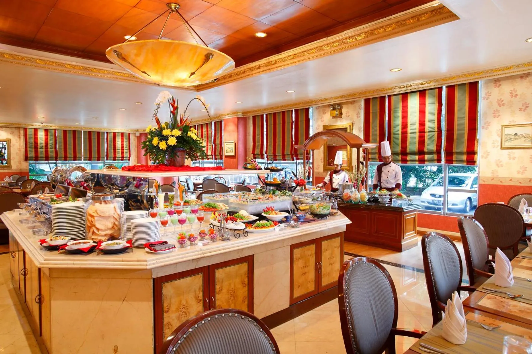 Restaurant/places to eat in Ambhara Hotel