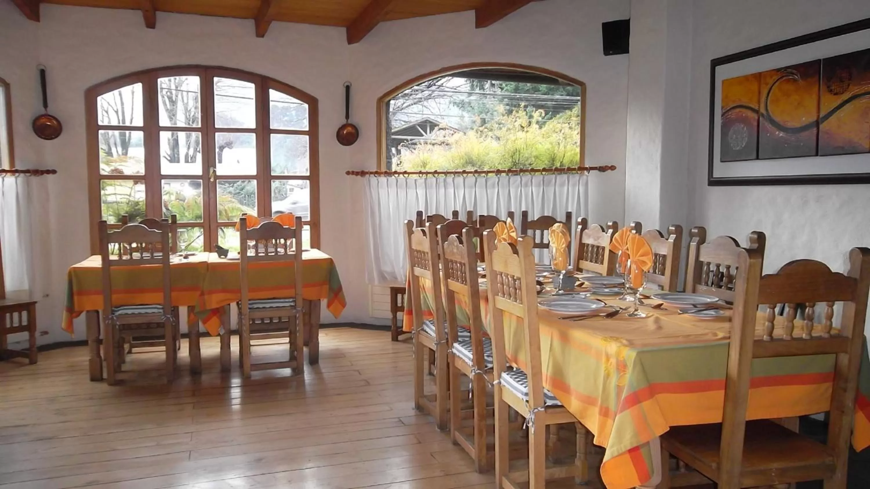 Restaurant/places to eat in Hotel Malalhue