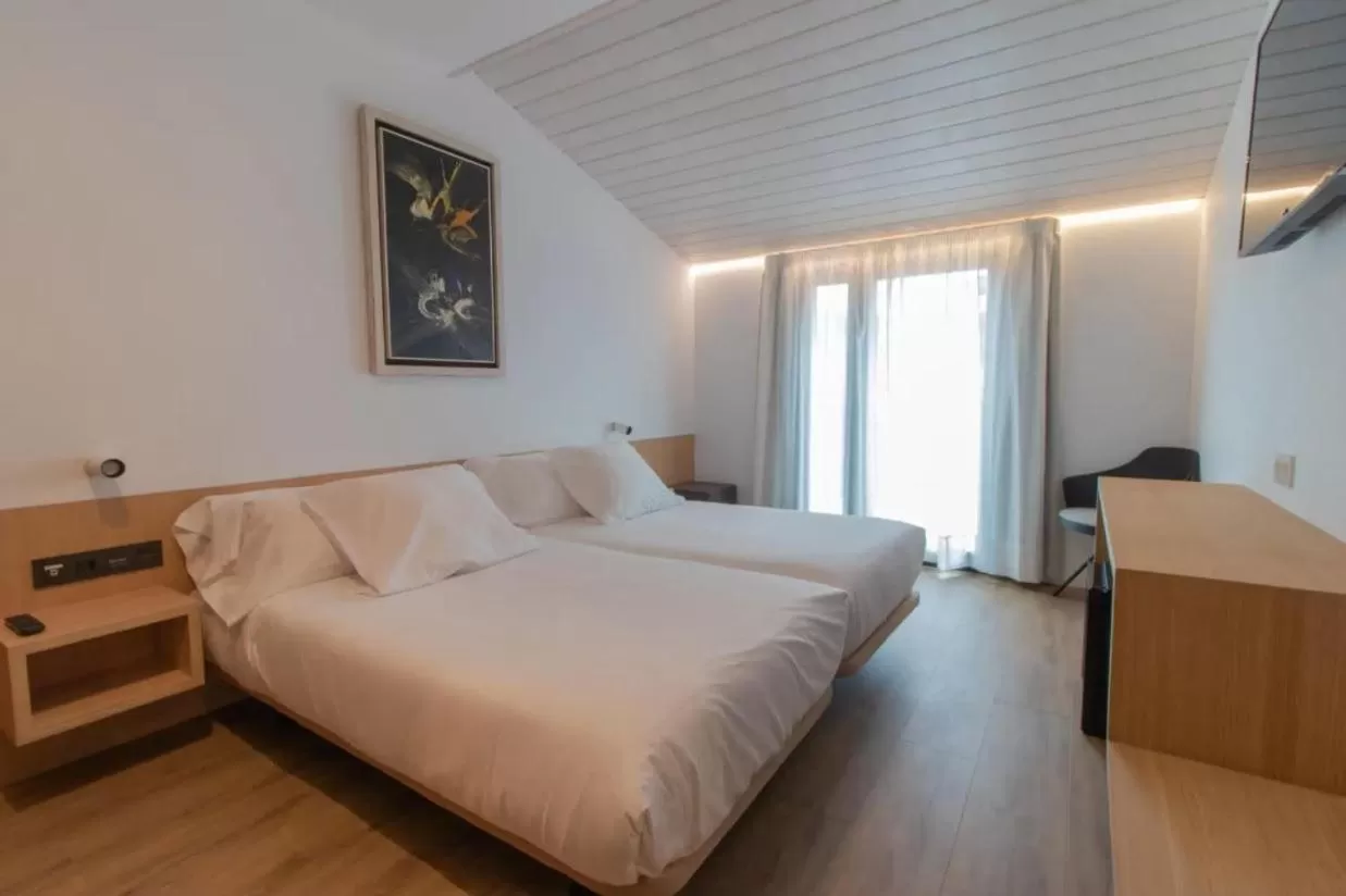 Bed in Hotel Cortabitarte