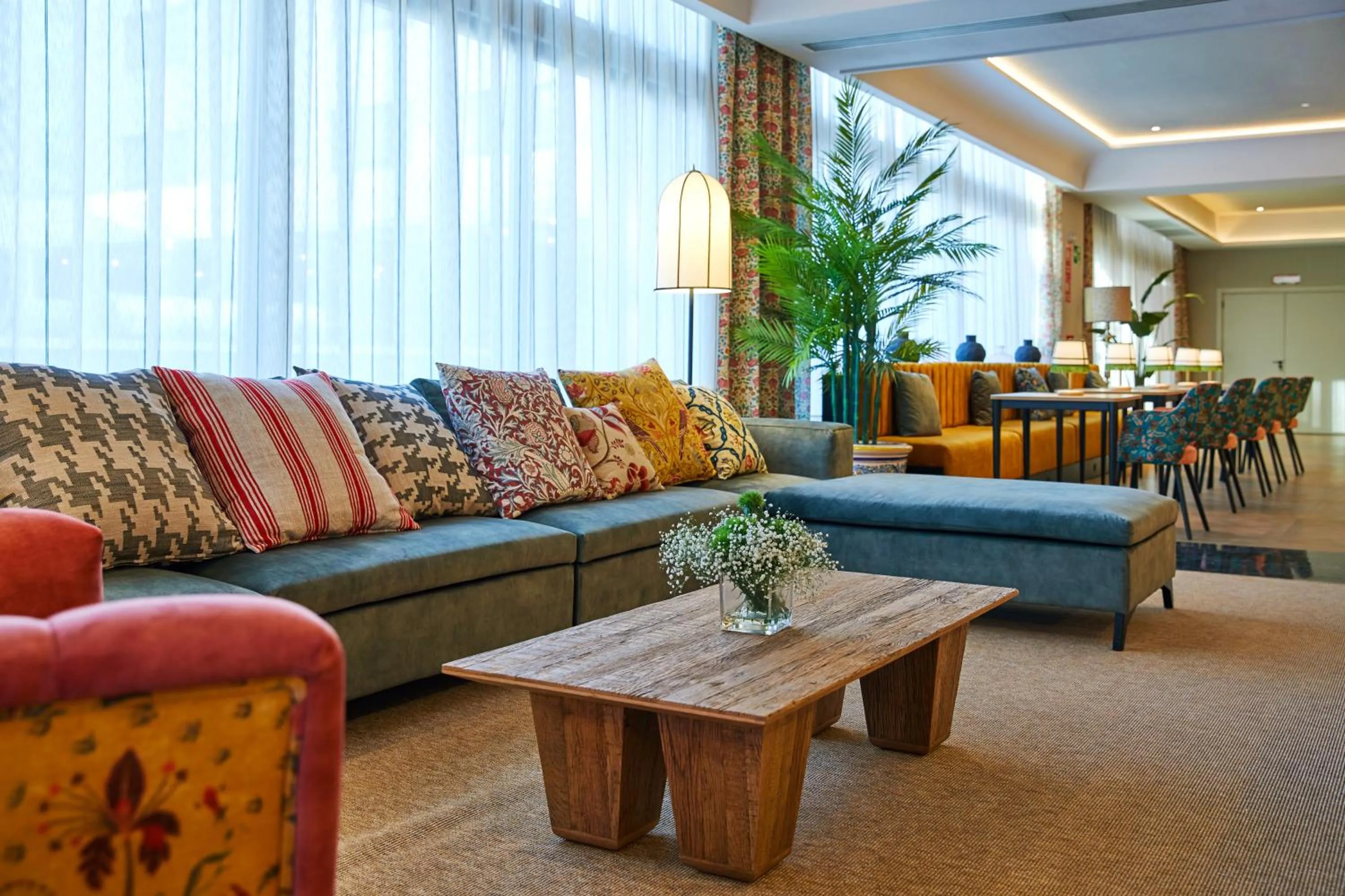 Seating area in Hesperia Sevilla