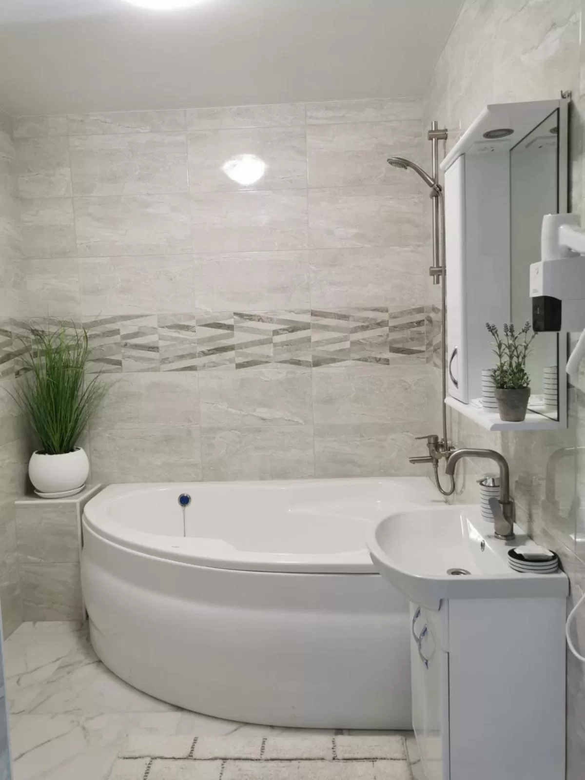 Bathroom in Monte-Kristo Hotel