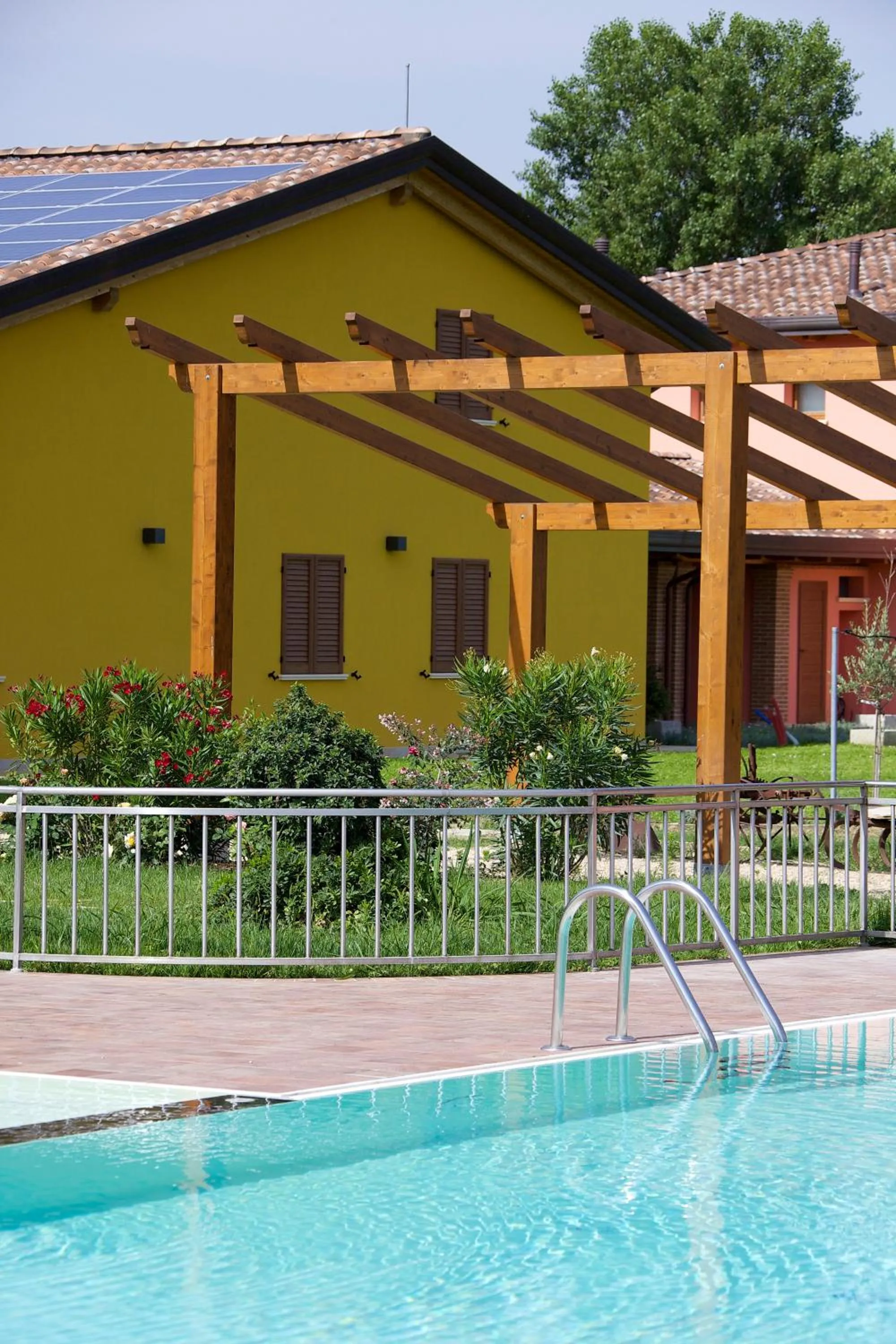 Swimming pool in Campiglione Hotel