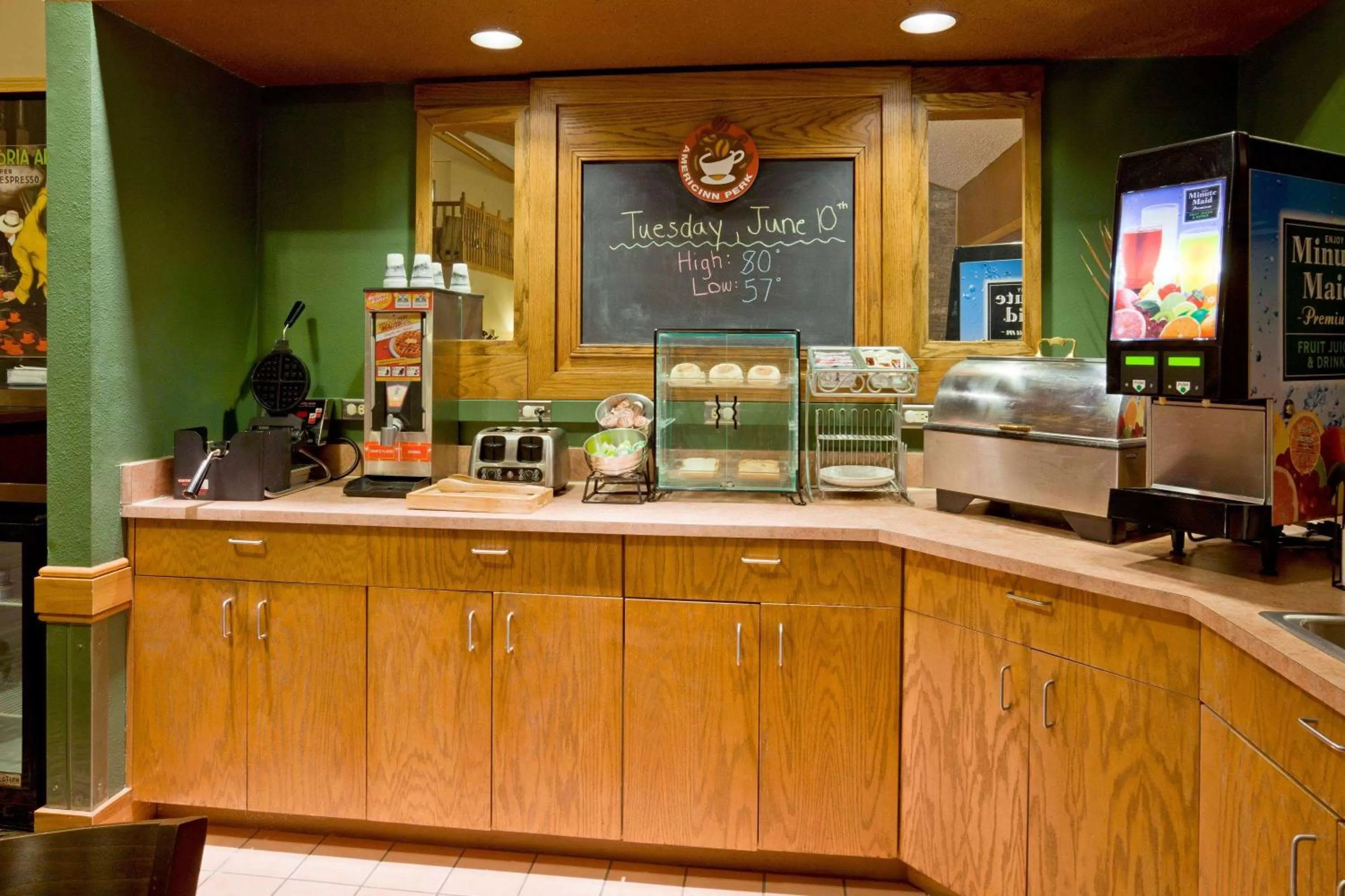 Restaurant/places to eat in AmericInn by Wyndham Blue Earth