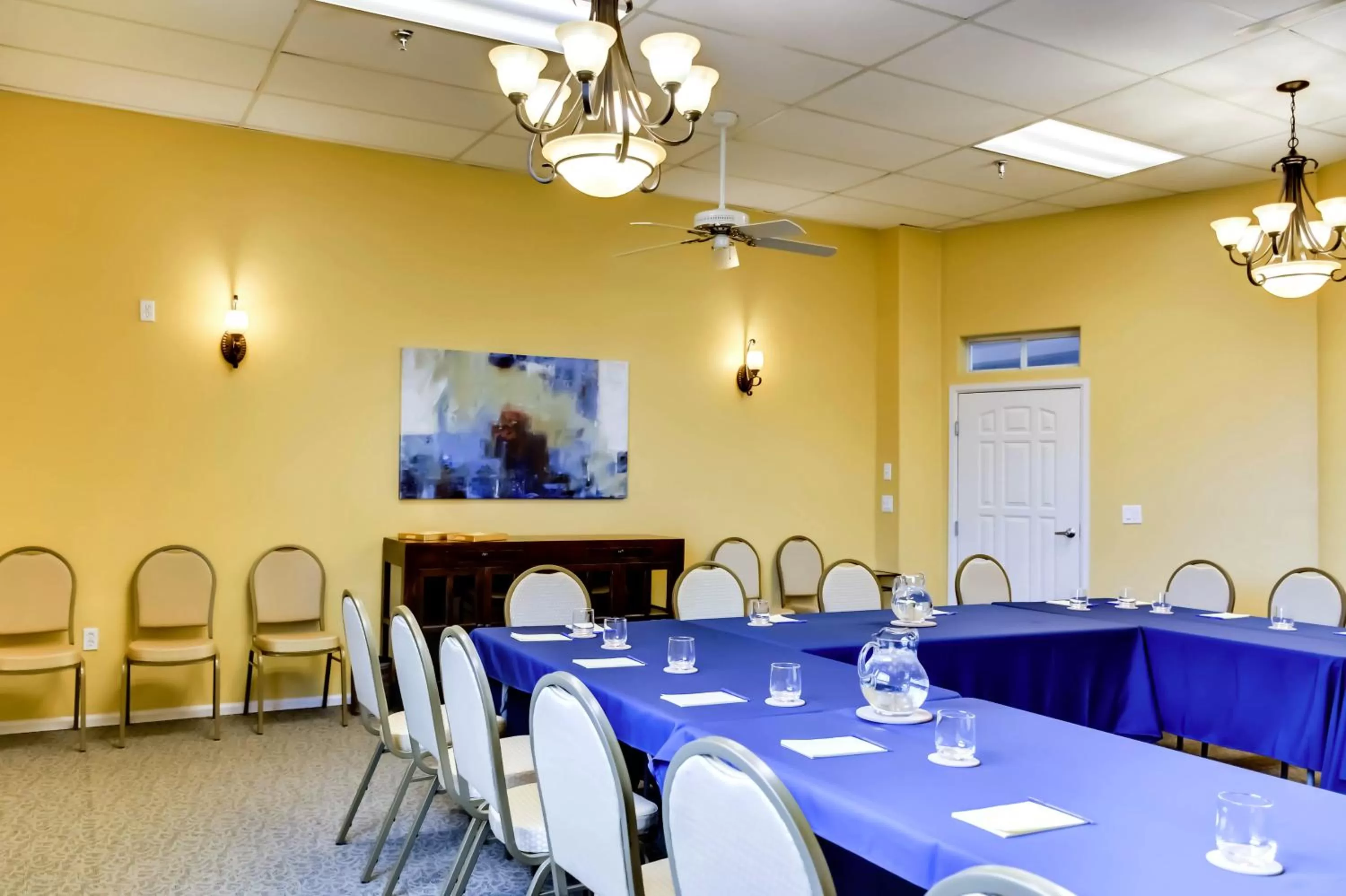 Business facilities in Forest Villas Hotel