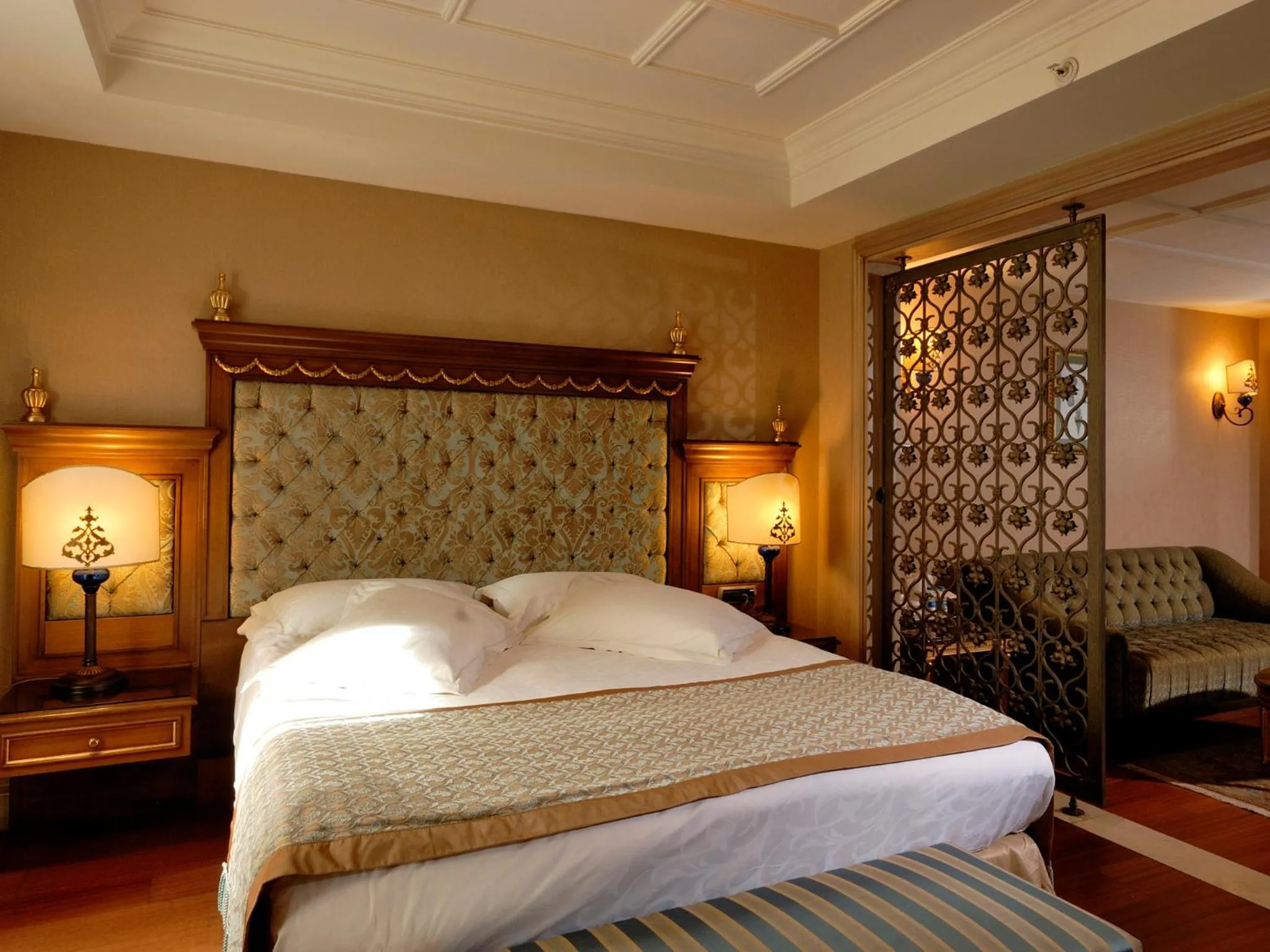 Bed in The Central Palace Taksim