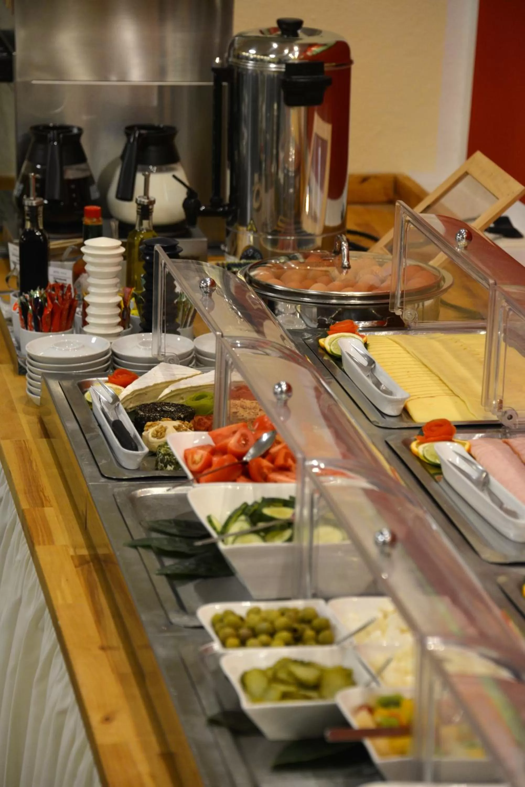 Buffet breakfast in Hotel Italia