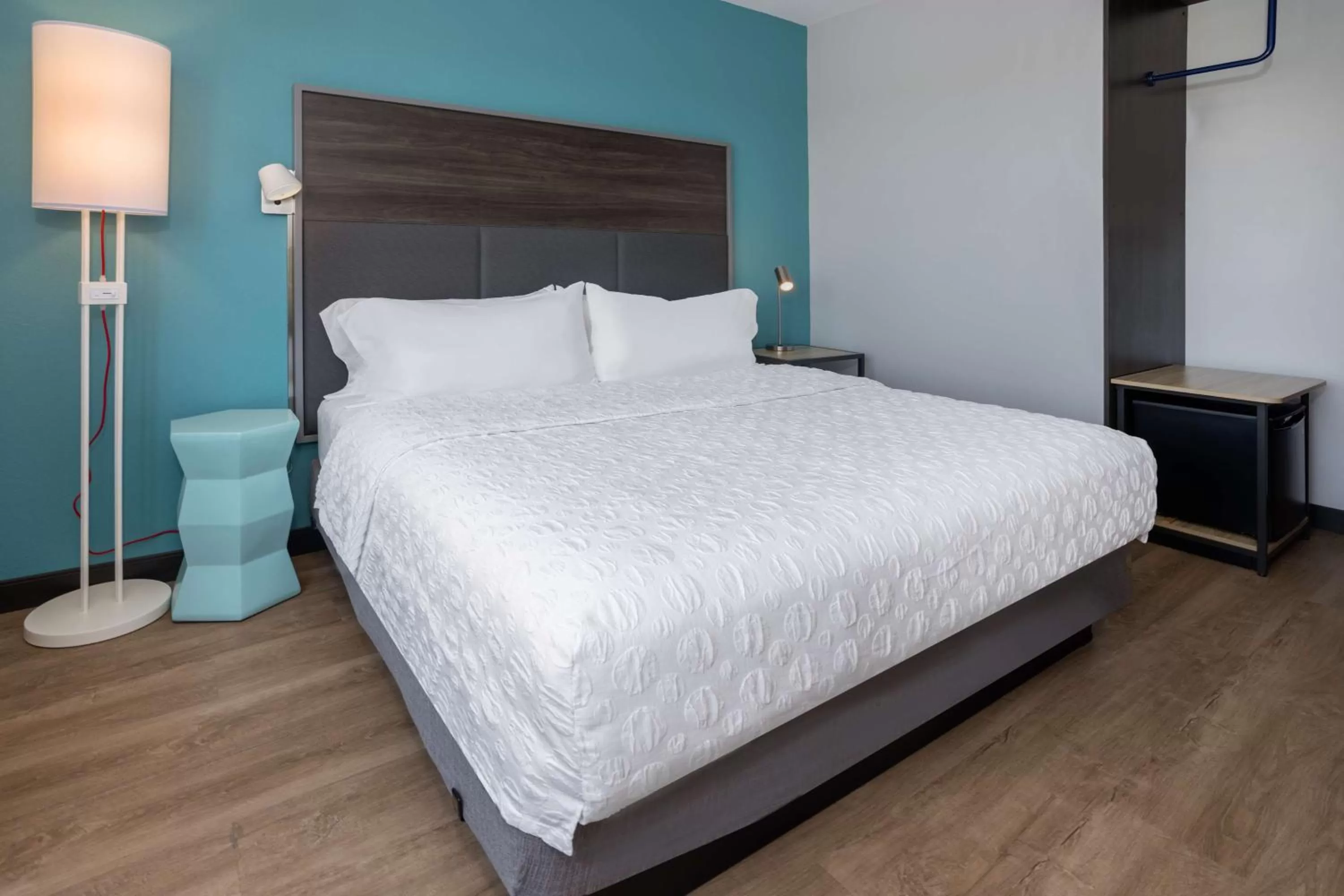 Bed in Tru By Hilton Pensacola Airport Medical Center