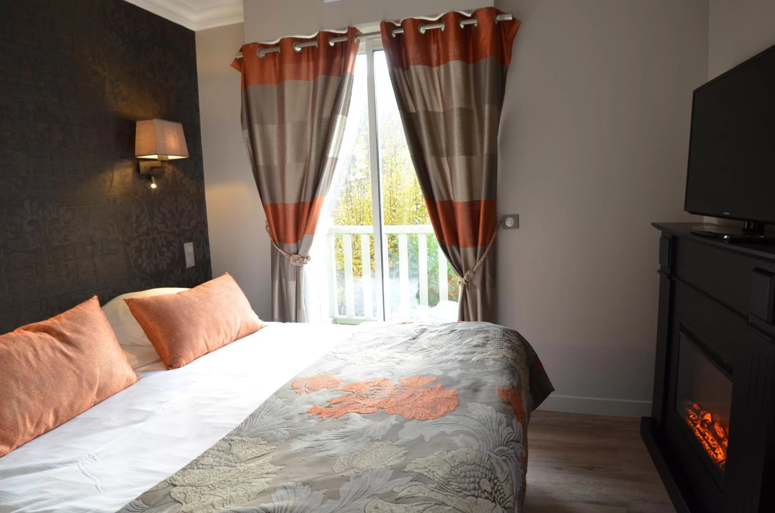 Bed in Villa Augeval Hôtel de charme & Spa