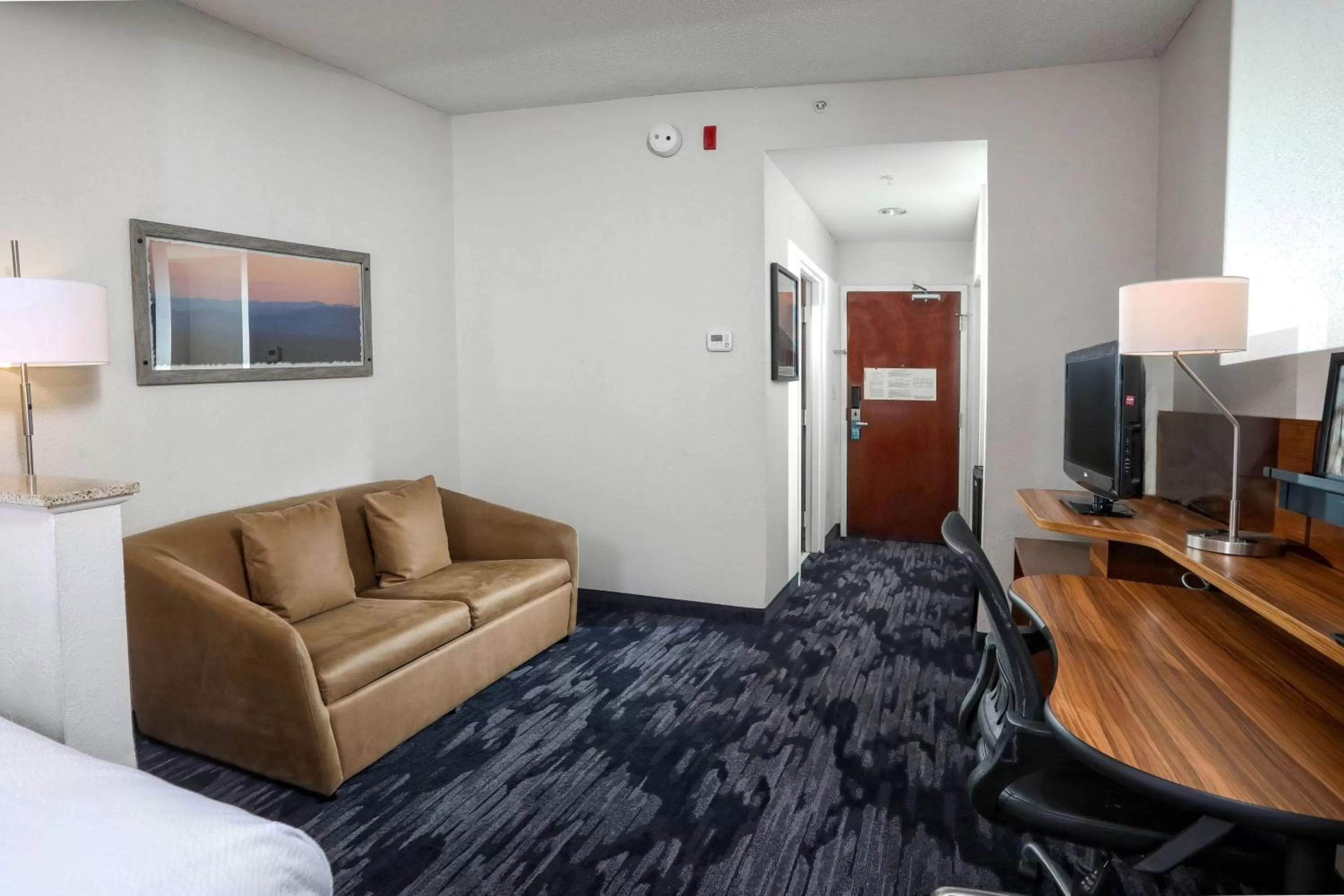 Photo of the whole room, Bed in Fairfield Inn & Suites by Marriott Charleston North/Ashley Phosphate