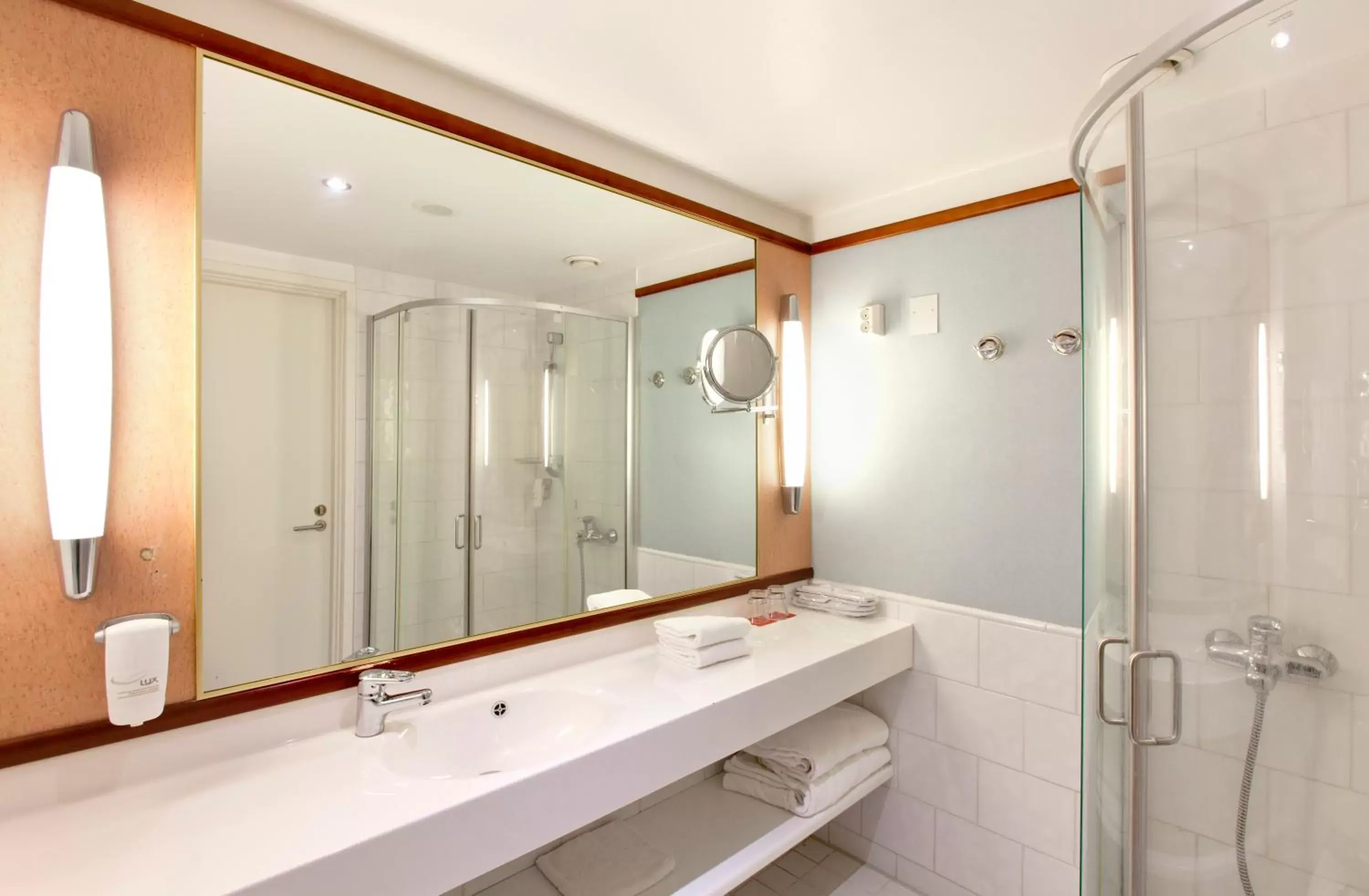 Standard Twin Room with Balcony - Annex Building - Spa Access Included in Holiday Club Tampereen Kehräämö Standard Twin Room with Balcony - Annex Building - Spa Access Included in Holiday Club Tampereen Kehräämö