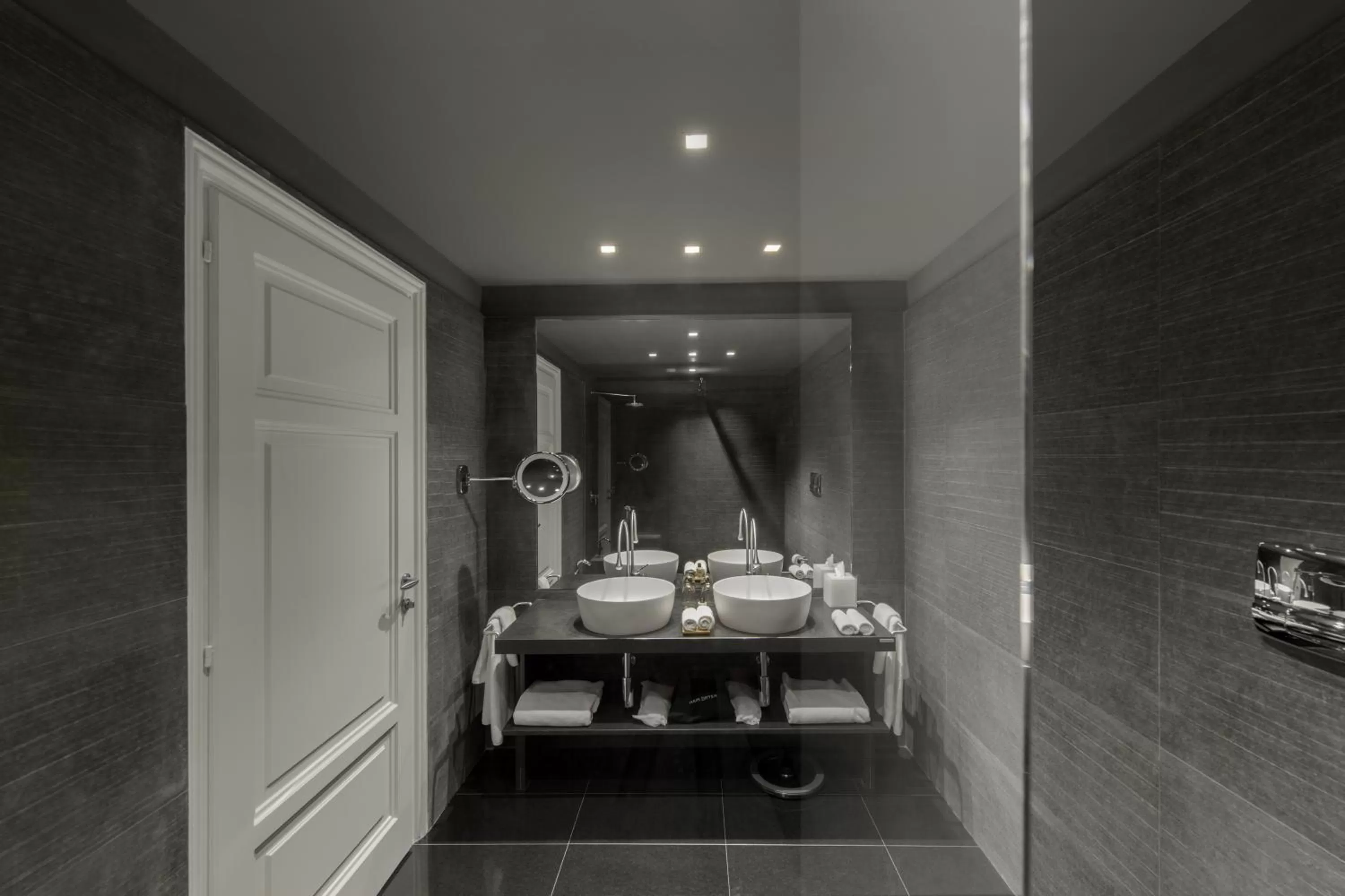 Bathroom in Galleria Vik Milano - Townhouse Galleria - Small Luxury Hotels of the World