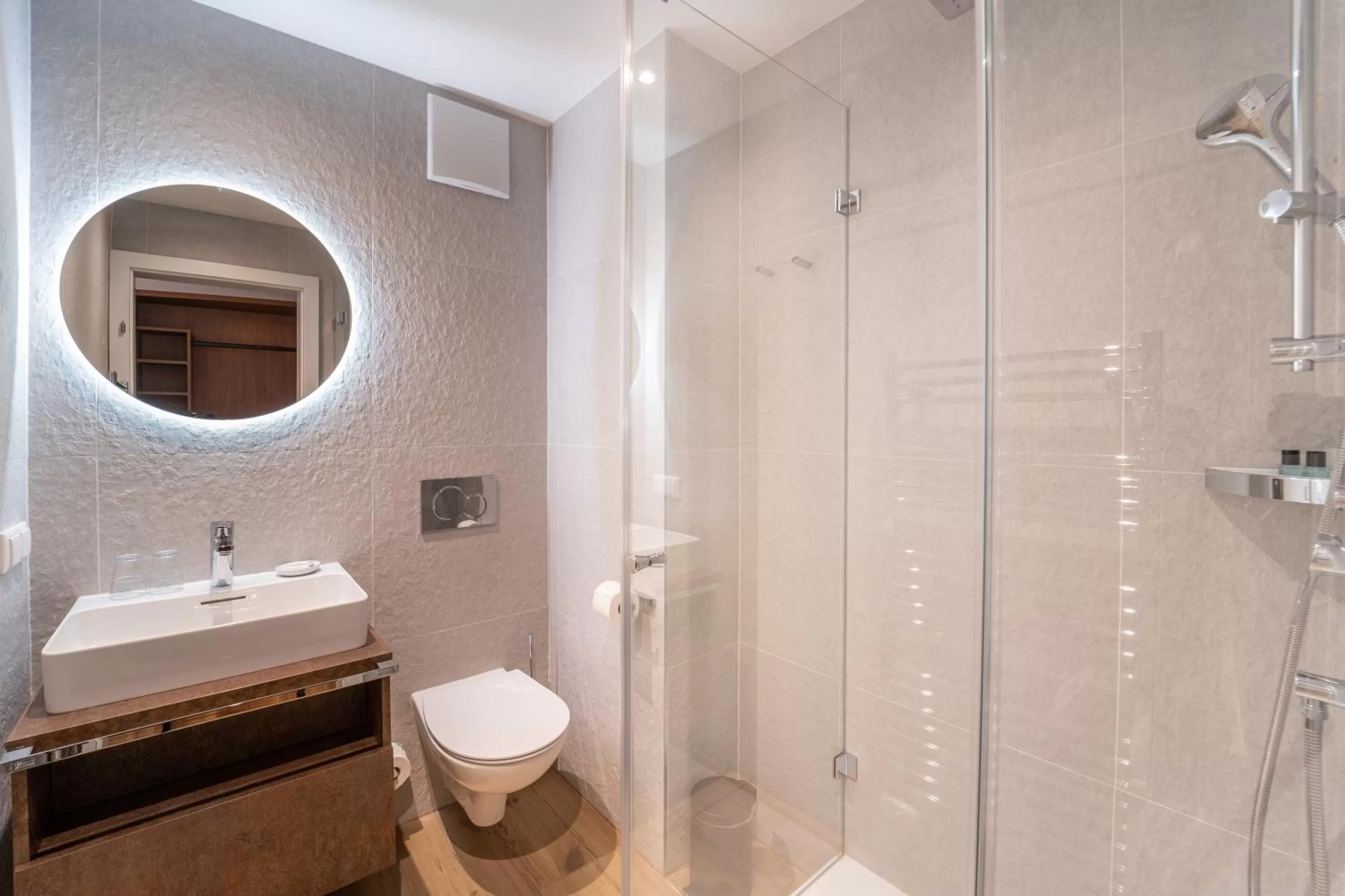 Bathroom in das mondsee