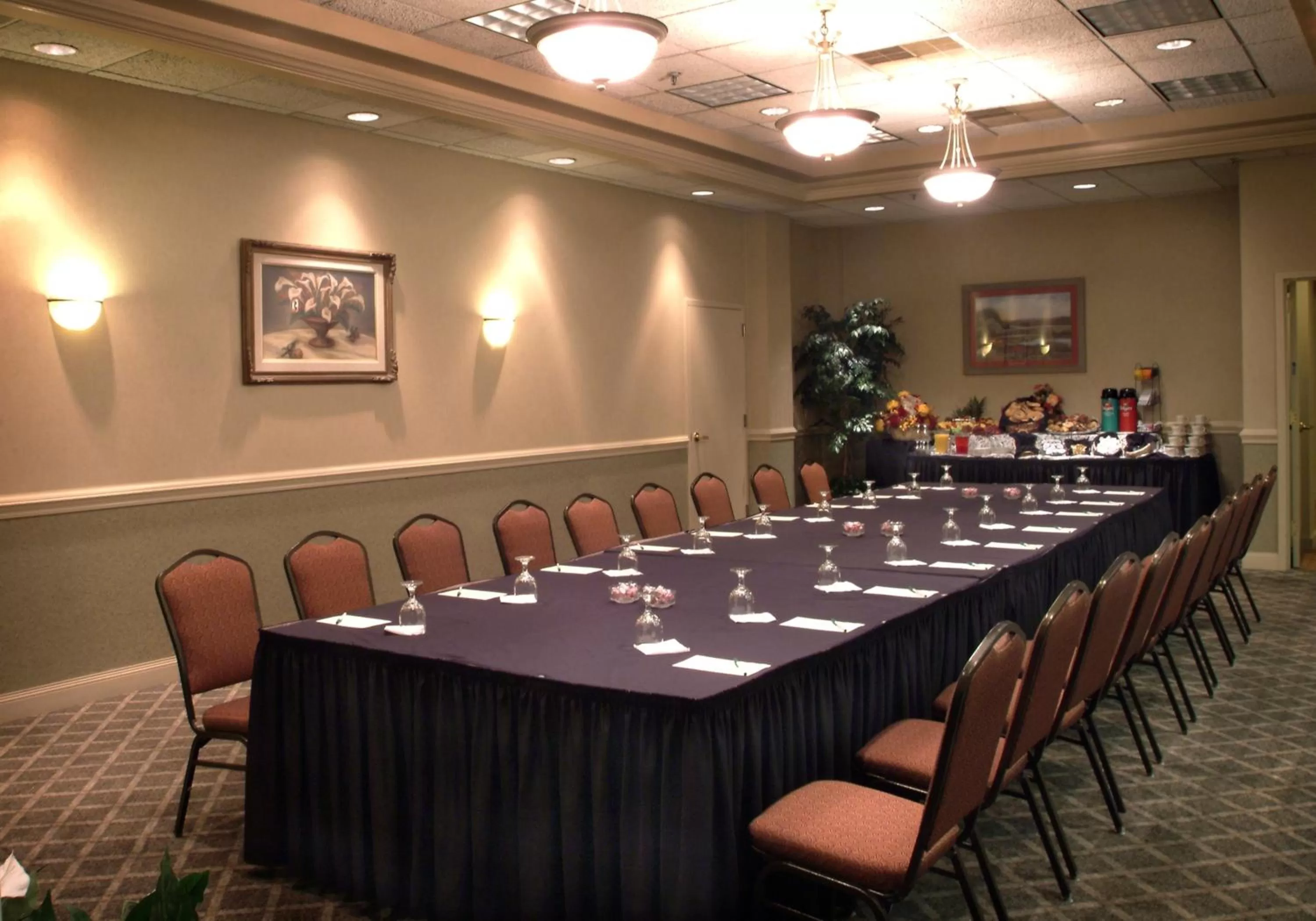 Meeting/conference room in Burrstone Inn, an Ascend Collection Hotel