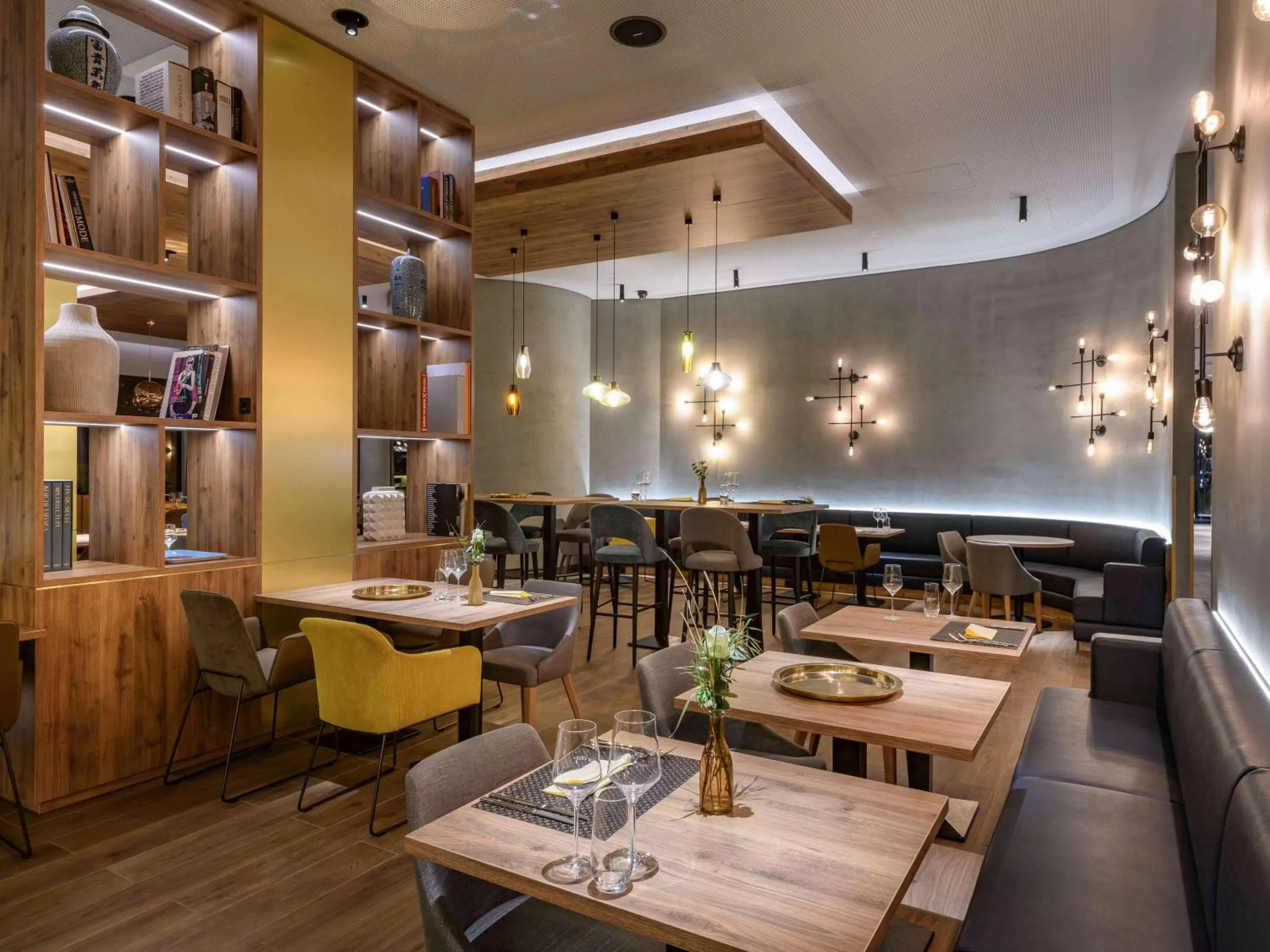 Restaurant/places to eat in Novotel Regensburg Zentrum