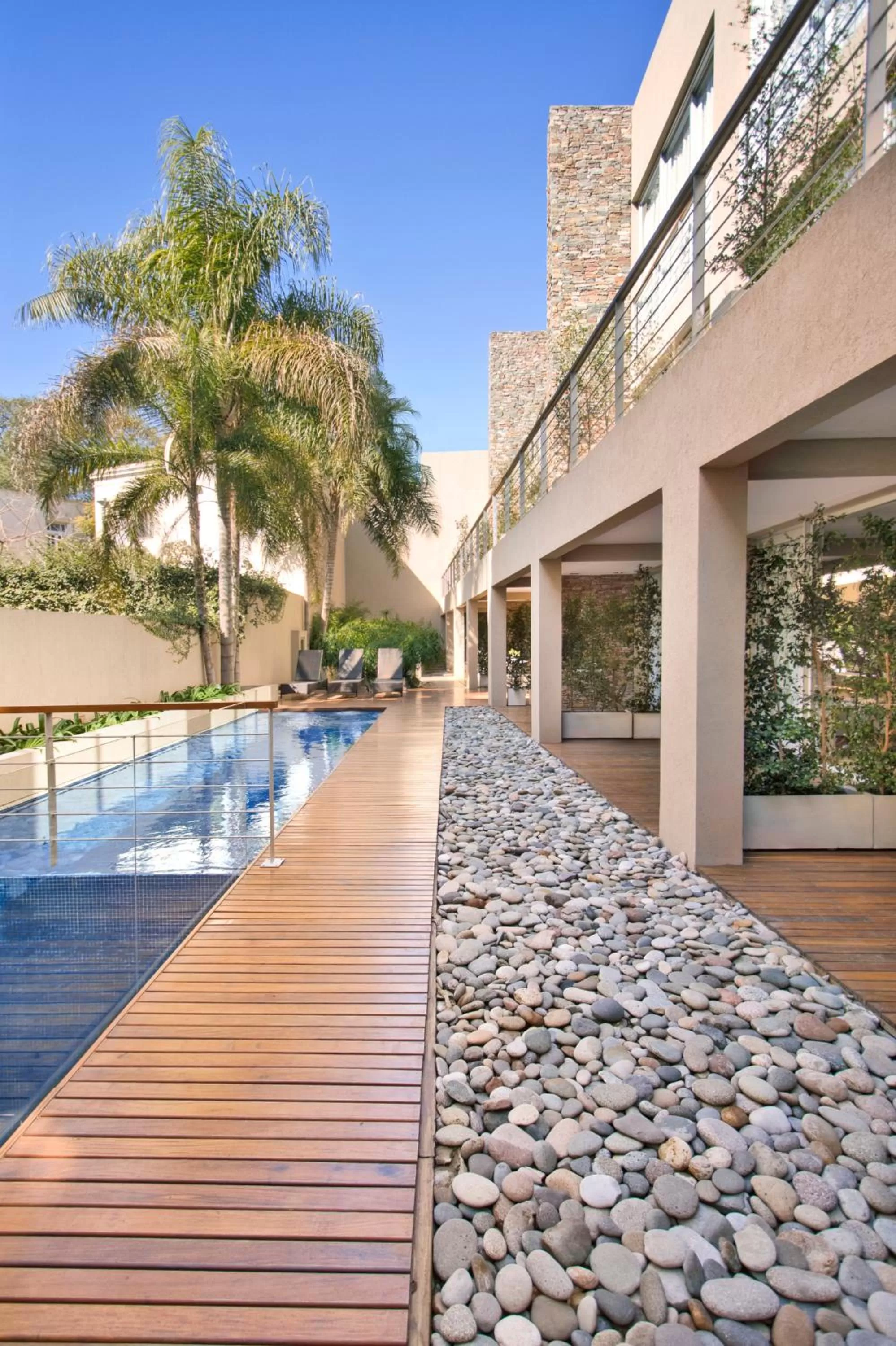 Swimming pool in San Isidro Plaza Hotel