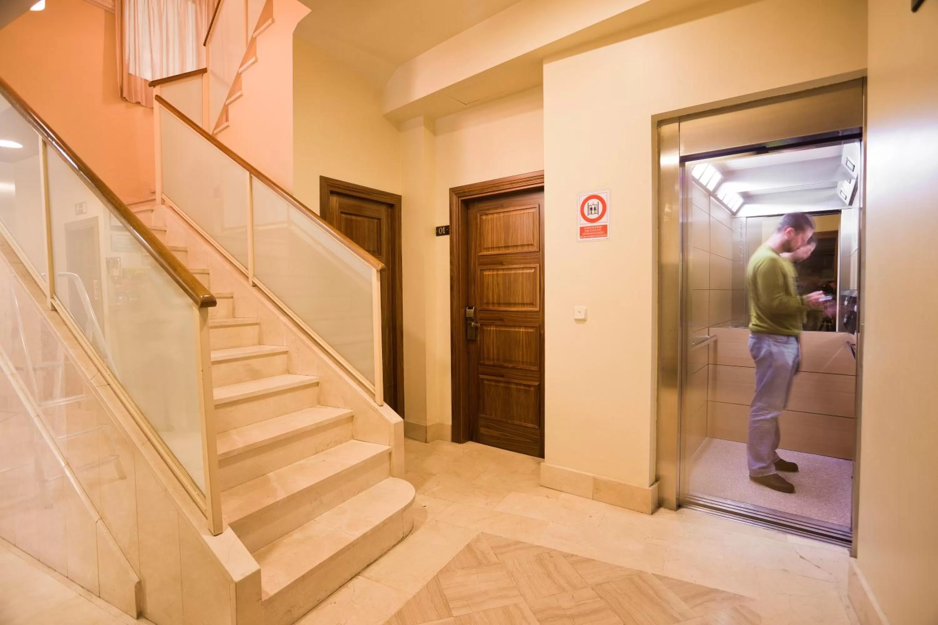 People in Hotel Granada Centro