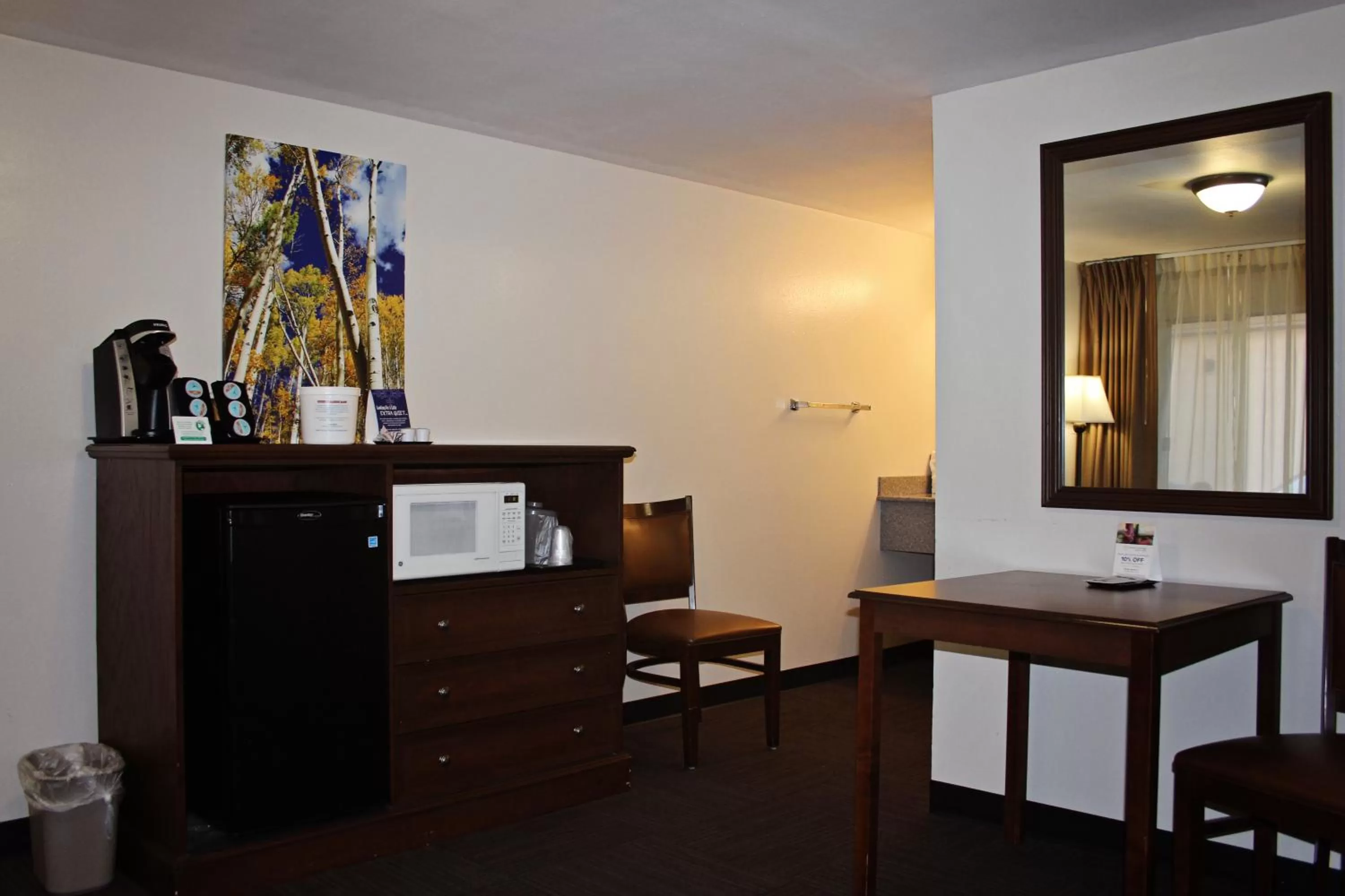 Coffee/tea facilities in Bowen Motel