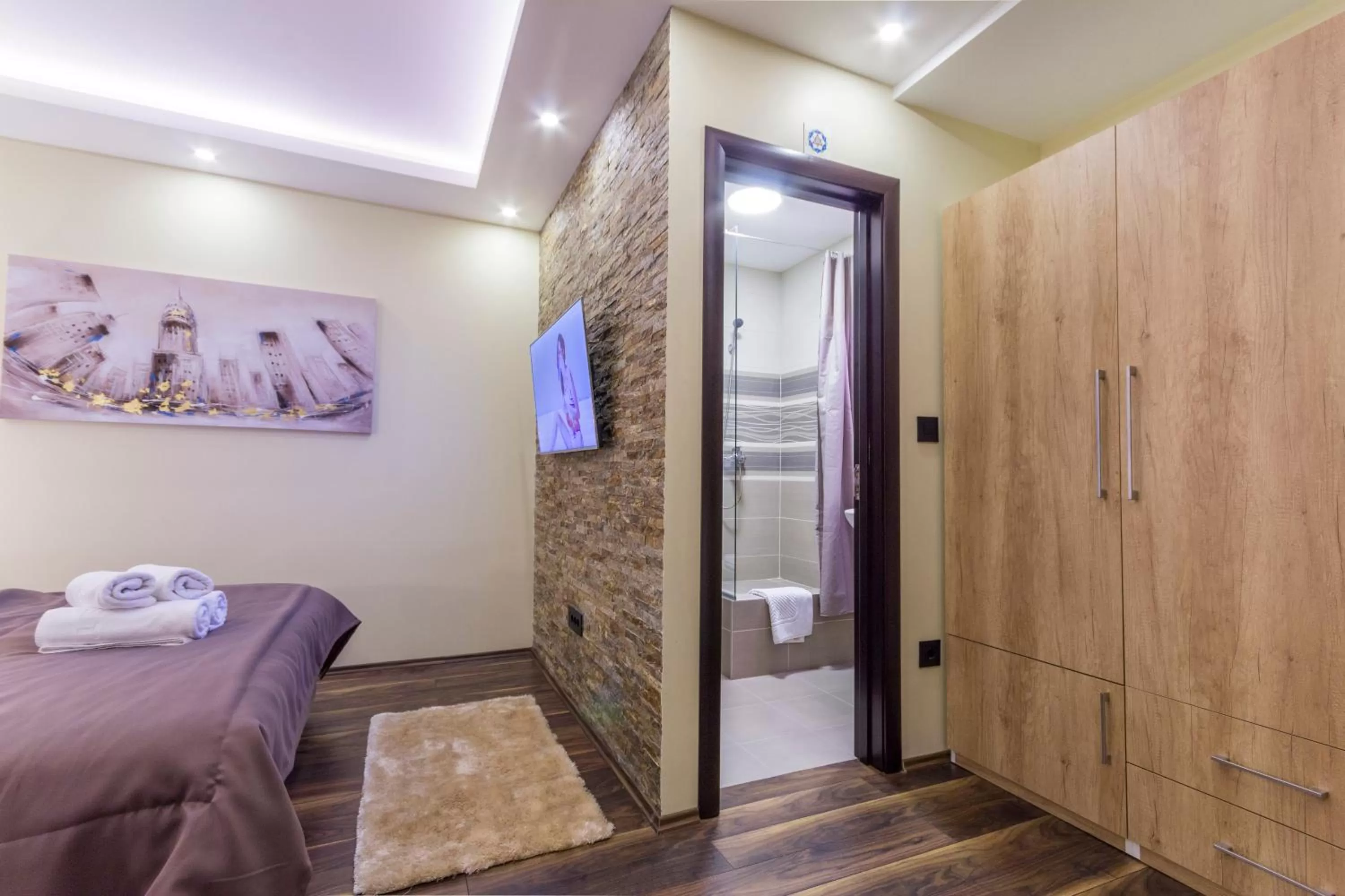 Bed in Madison - Square Sava