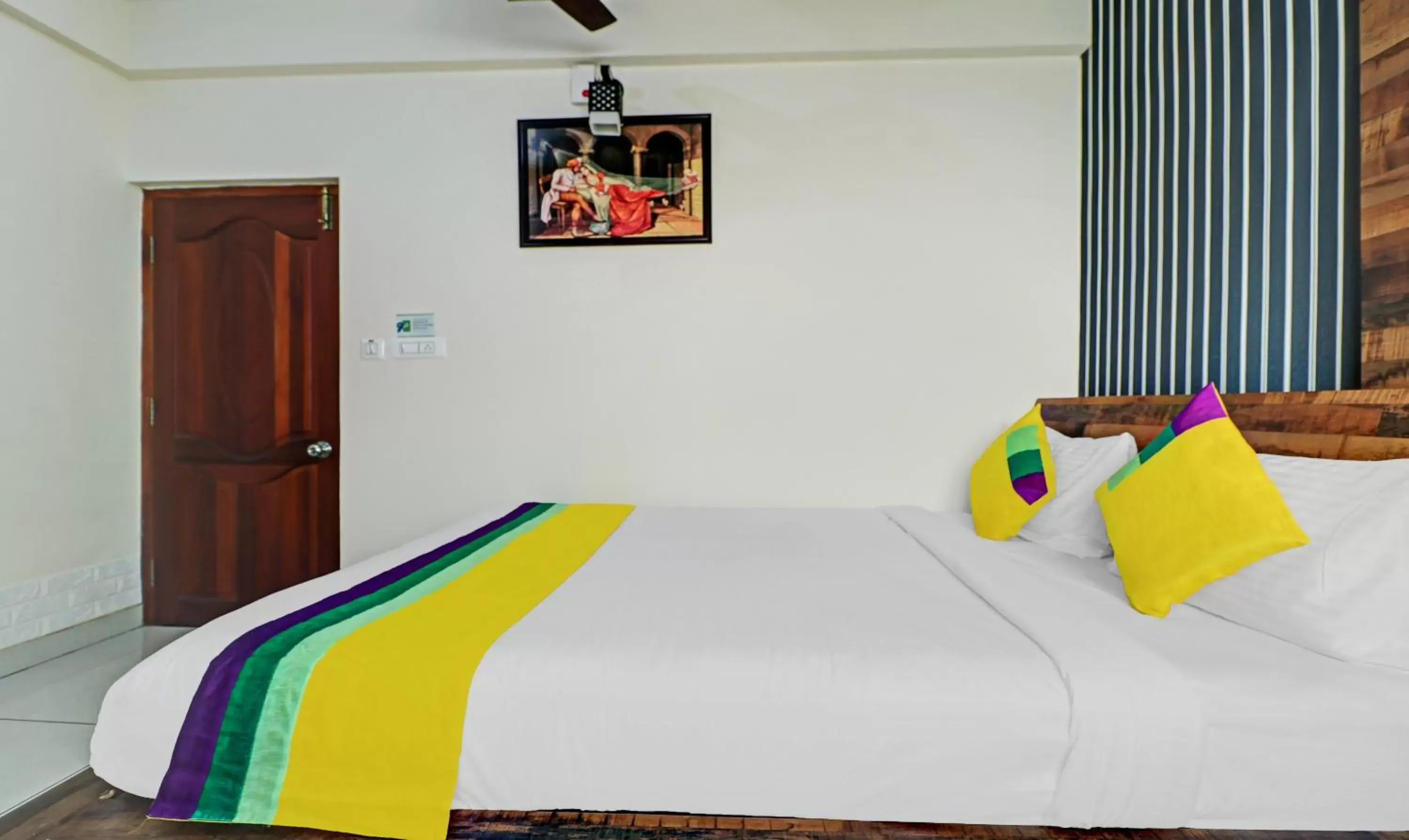 Double Room in Itsy By Treebo - Colors Stay Double Room in Itsy By Treebo - Colors Stay