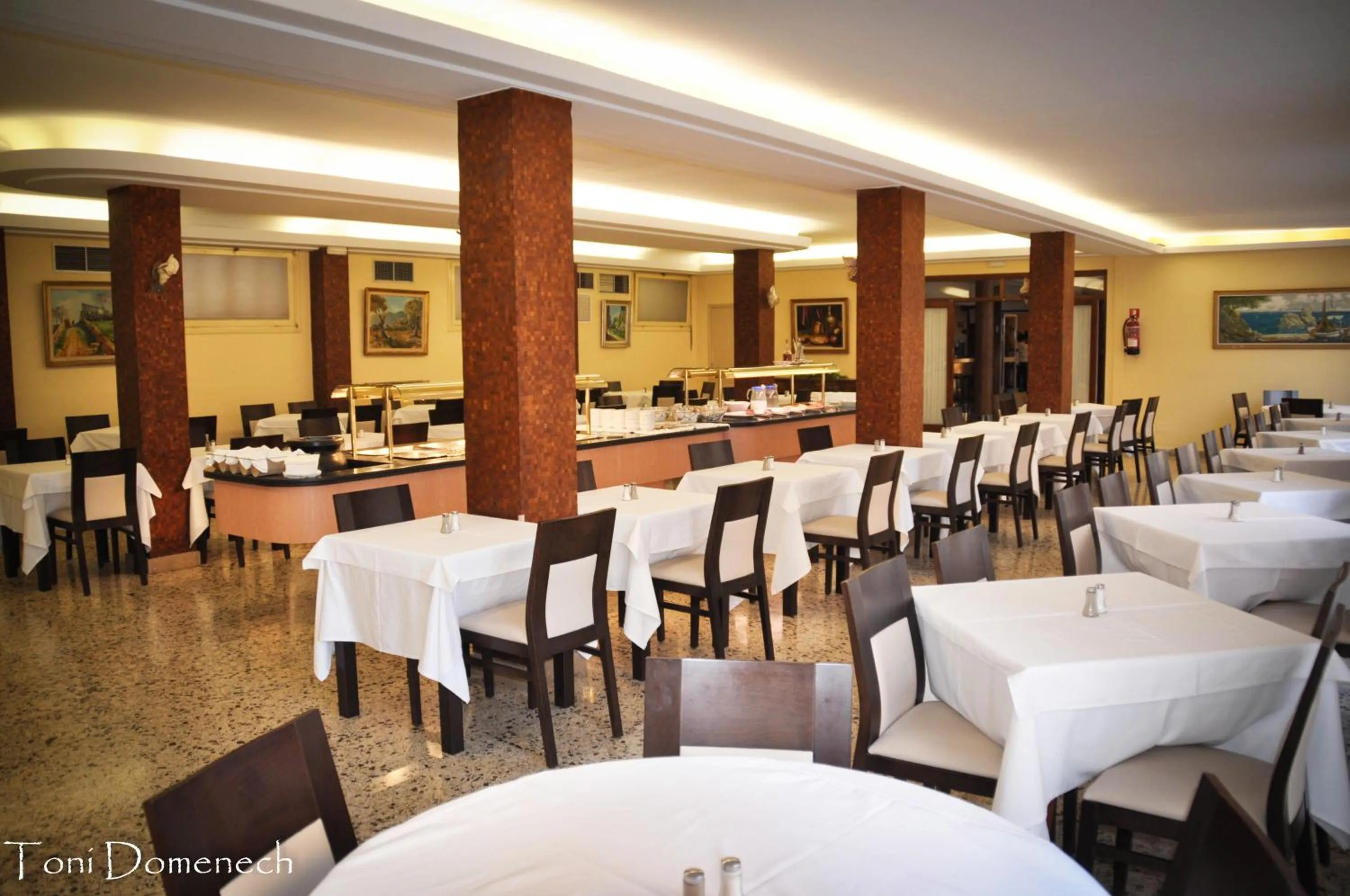 Restaurant/places to eat in Hotel Iris - Only Adults