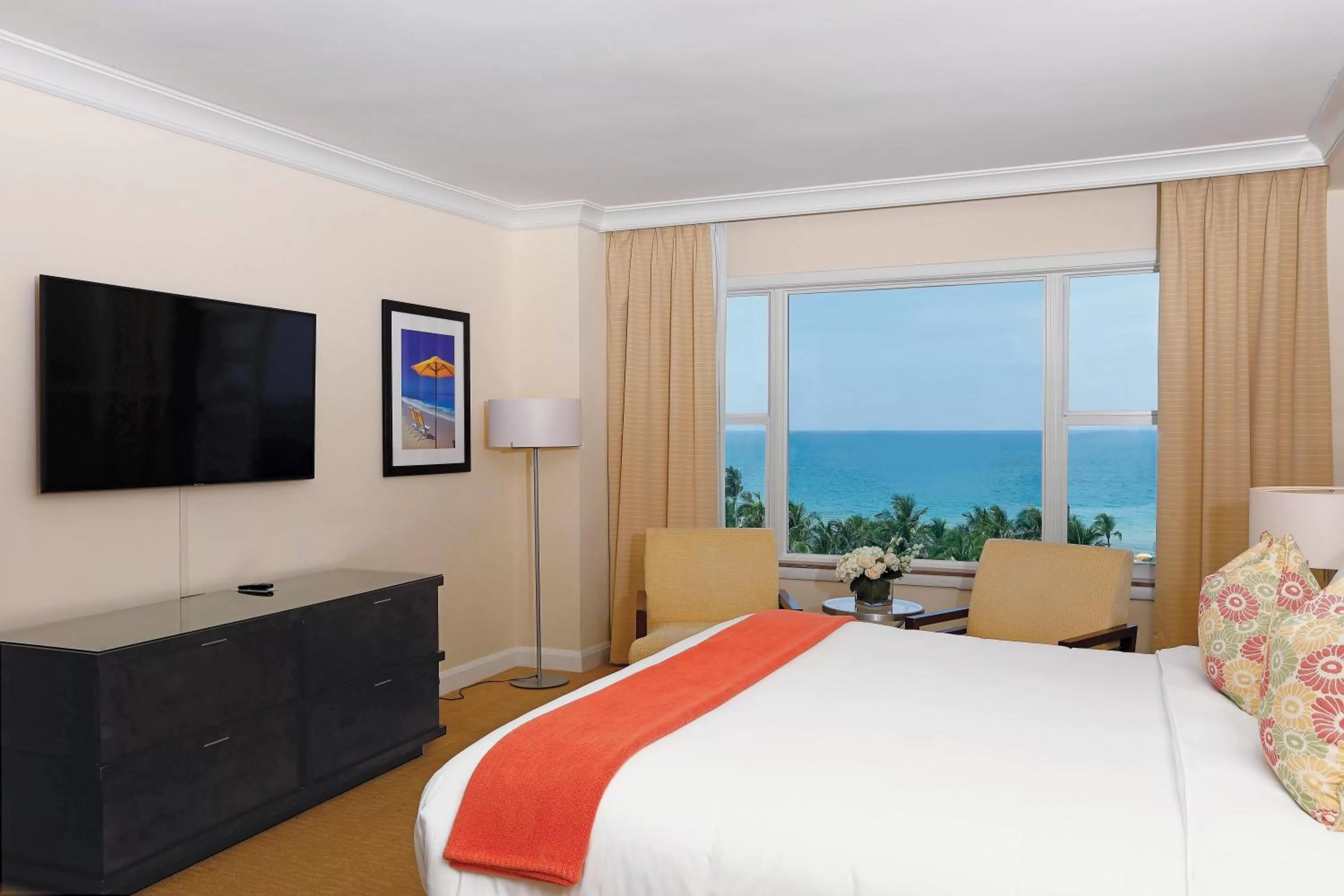 Photo of the whole room, Bed in Sea View Hotel