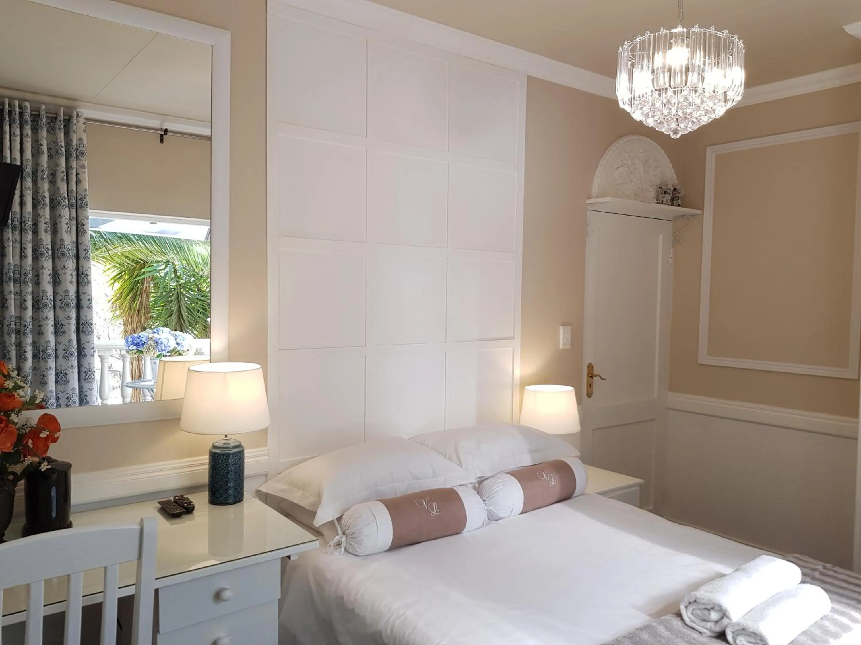 Photo of the whole room, Bed in Villa Lugano Guesthouse