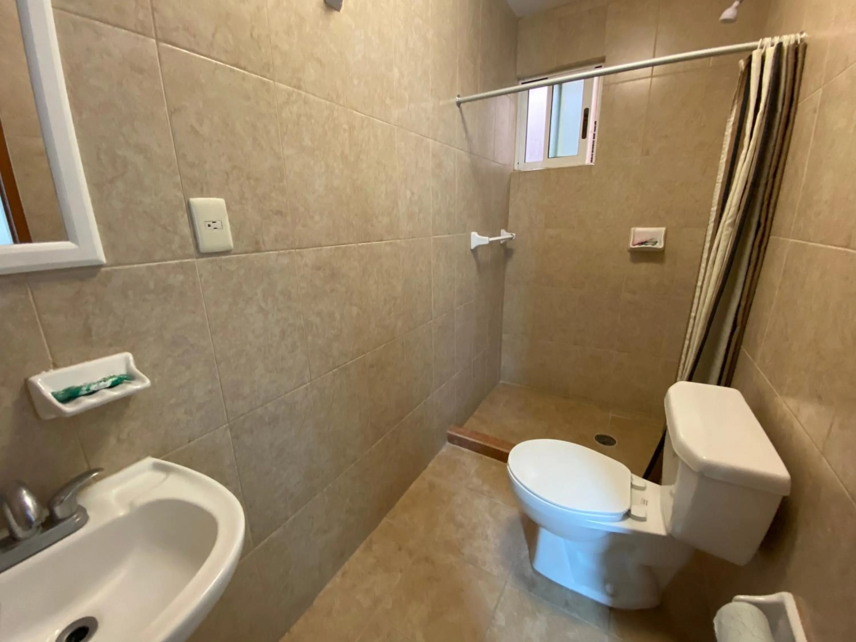 Hotel Delfines - a 2 calles del Acuario Veracruz