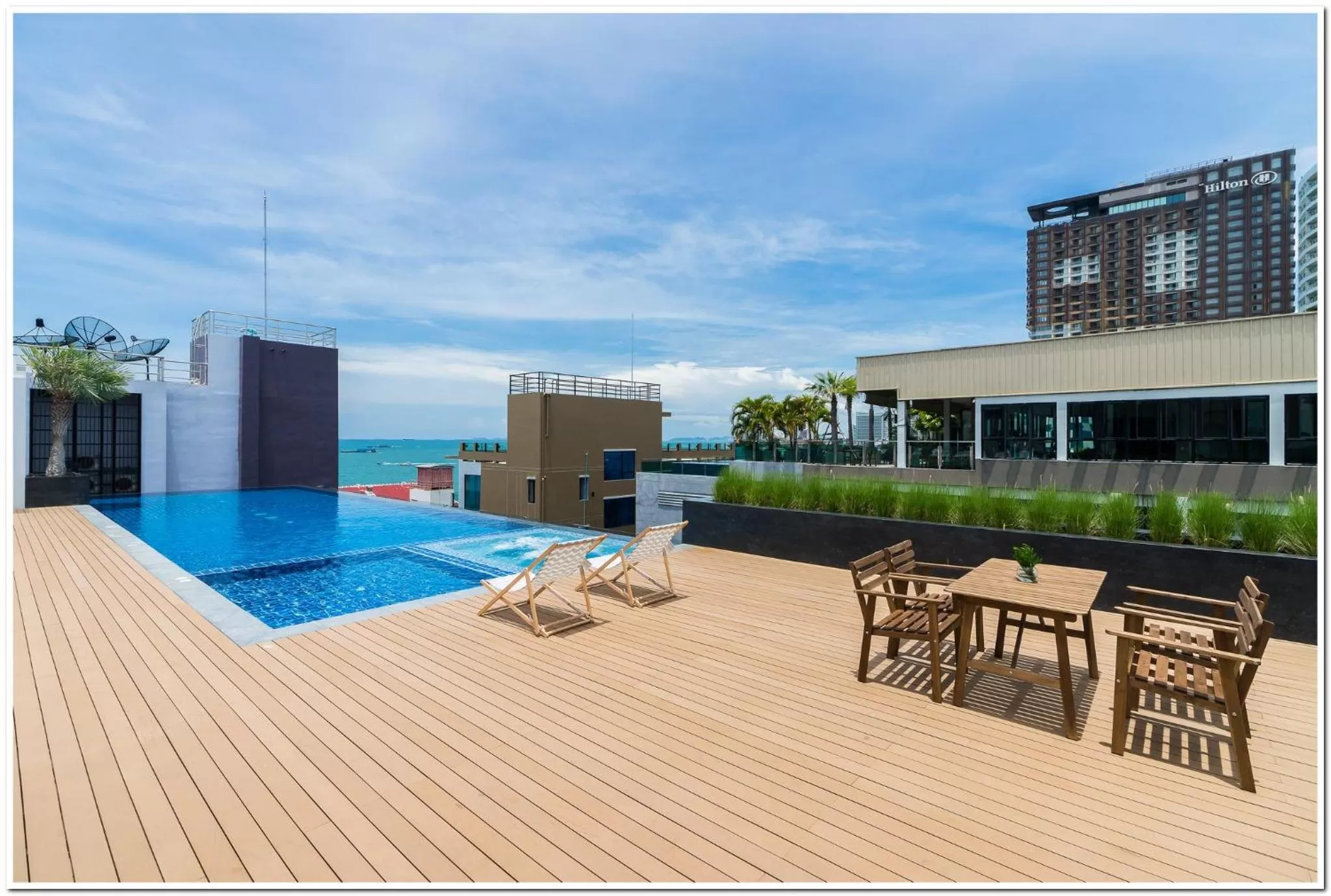 Swimming Pool in Sea Me Spring Tree Hotel