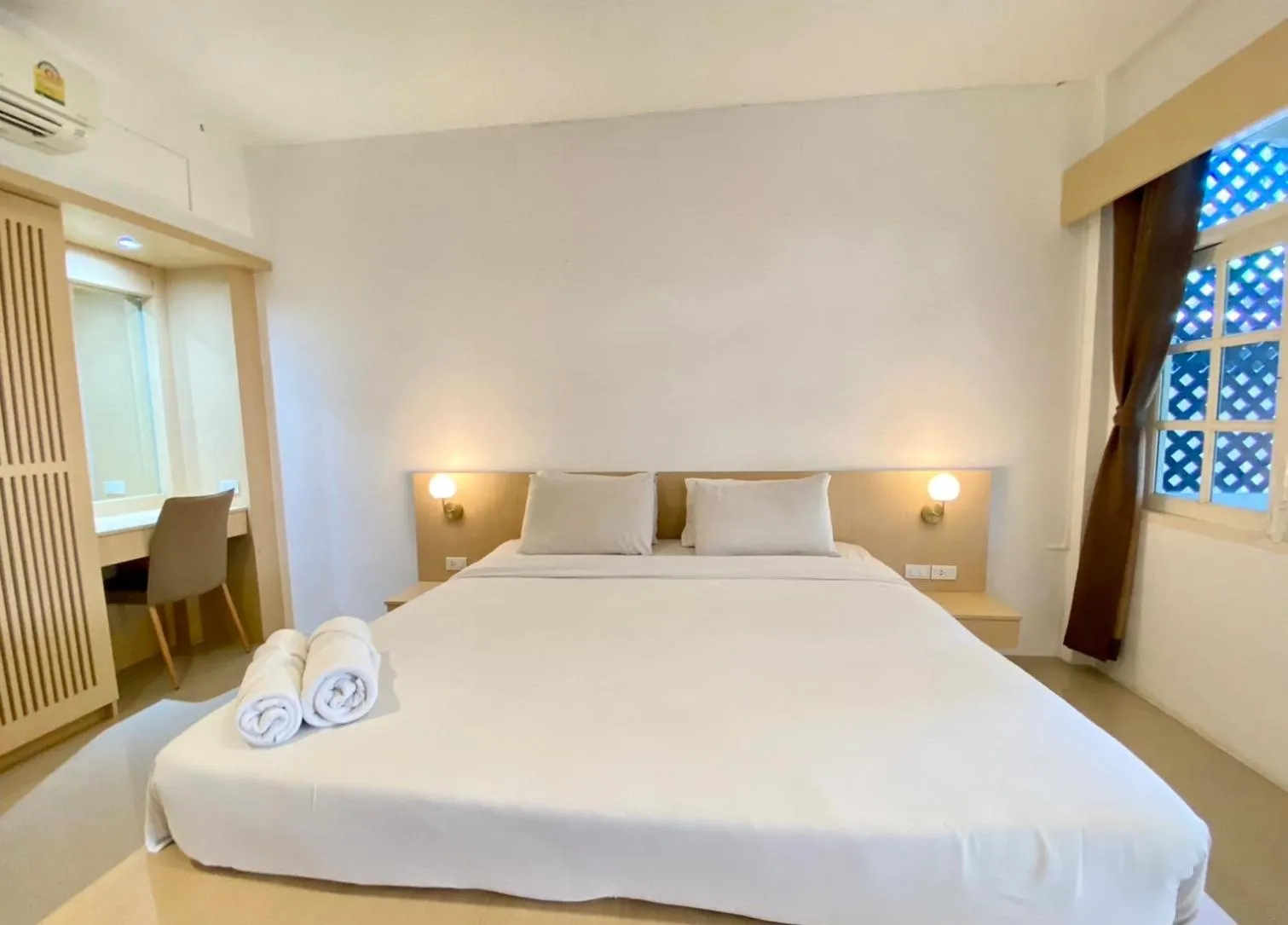 Bed in Garden Home Kata