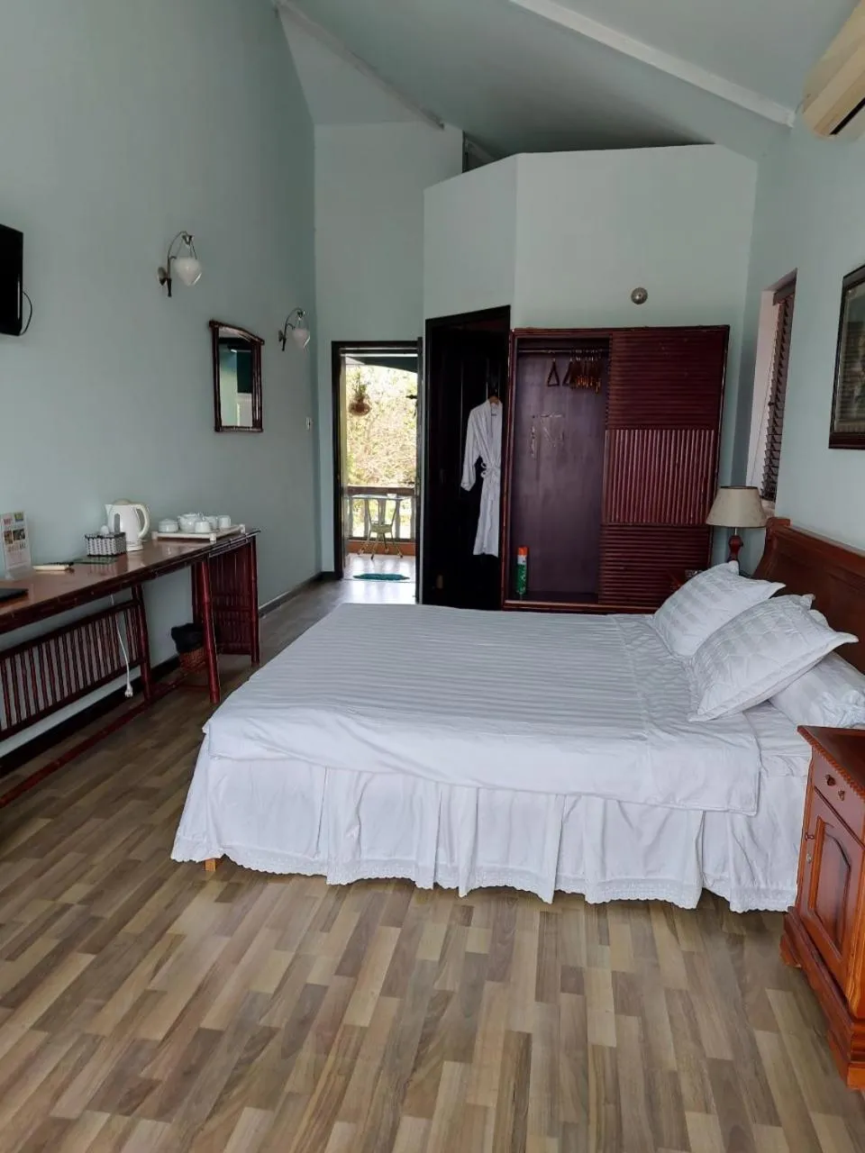 Bed in An Hoa Residence