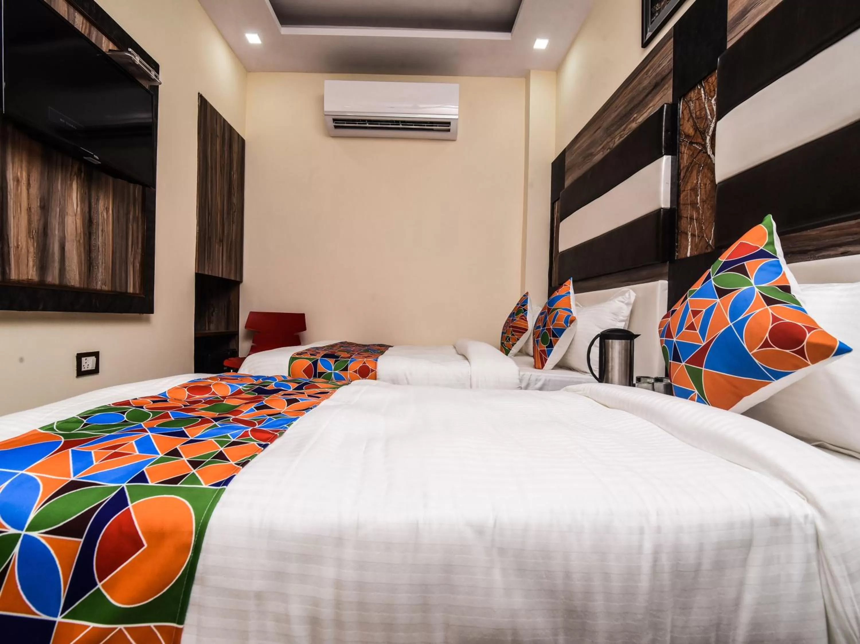 Bedroom, Bed in Hotel Dollar Inn