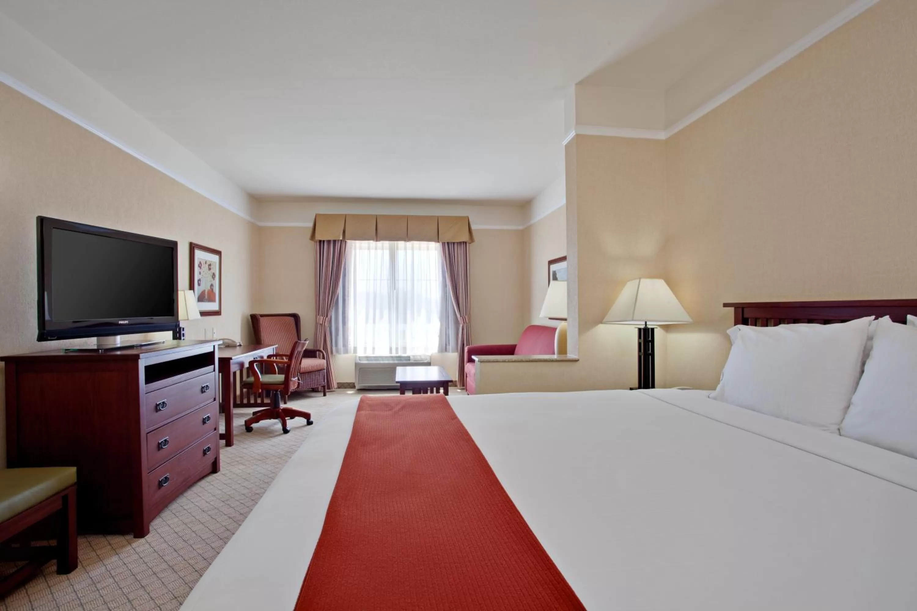 One-Bedroom King Suite in Holiday Inn Express Hotel & Suites San Dimas, an IHG Hotel