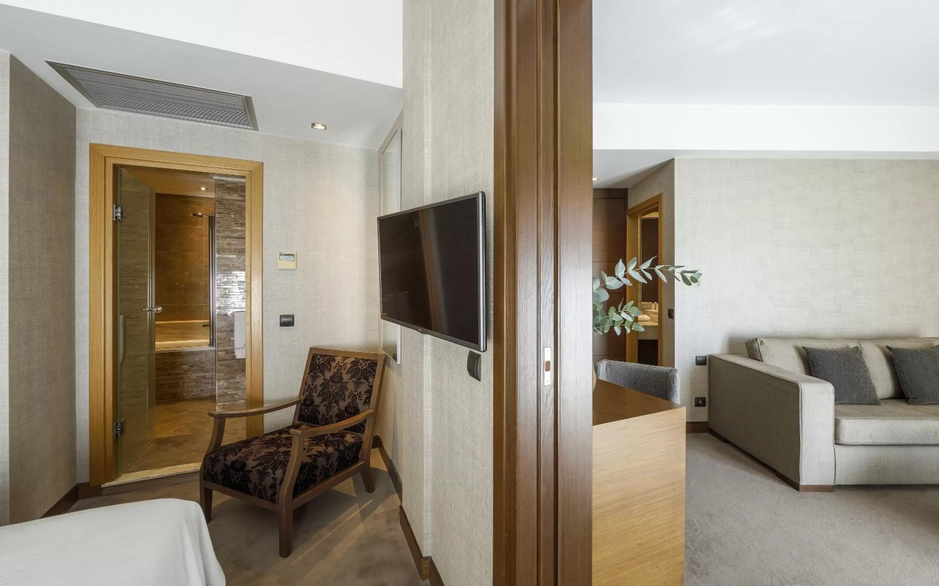 TV and multimedia in Anatolia Hotel