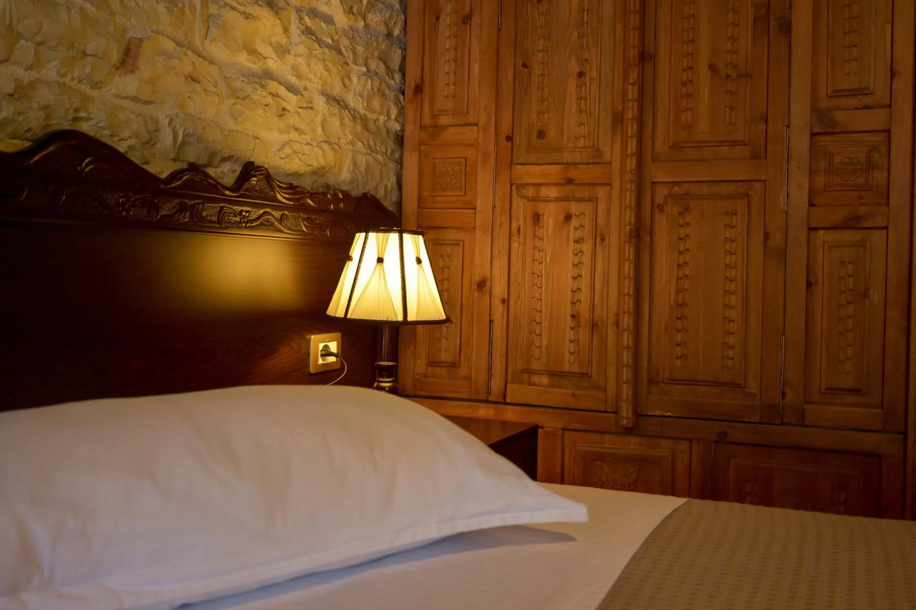 Decorative detail, Bed in Hotel Kalemi 2