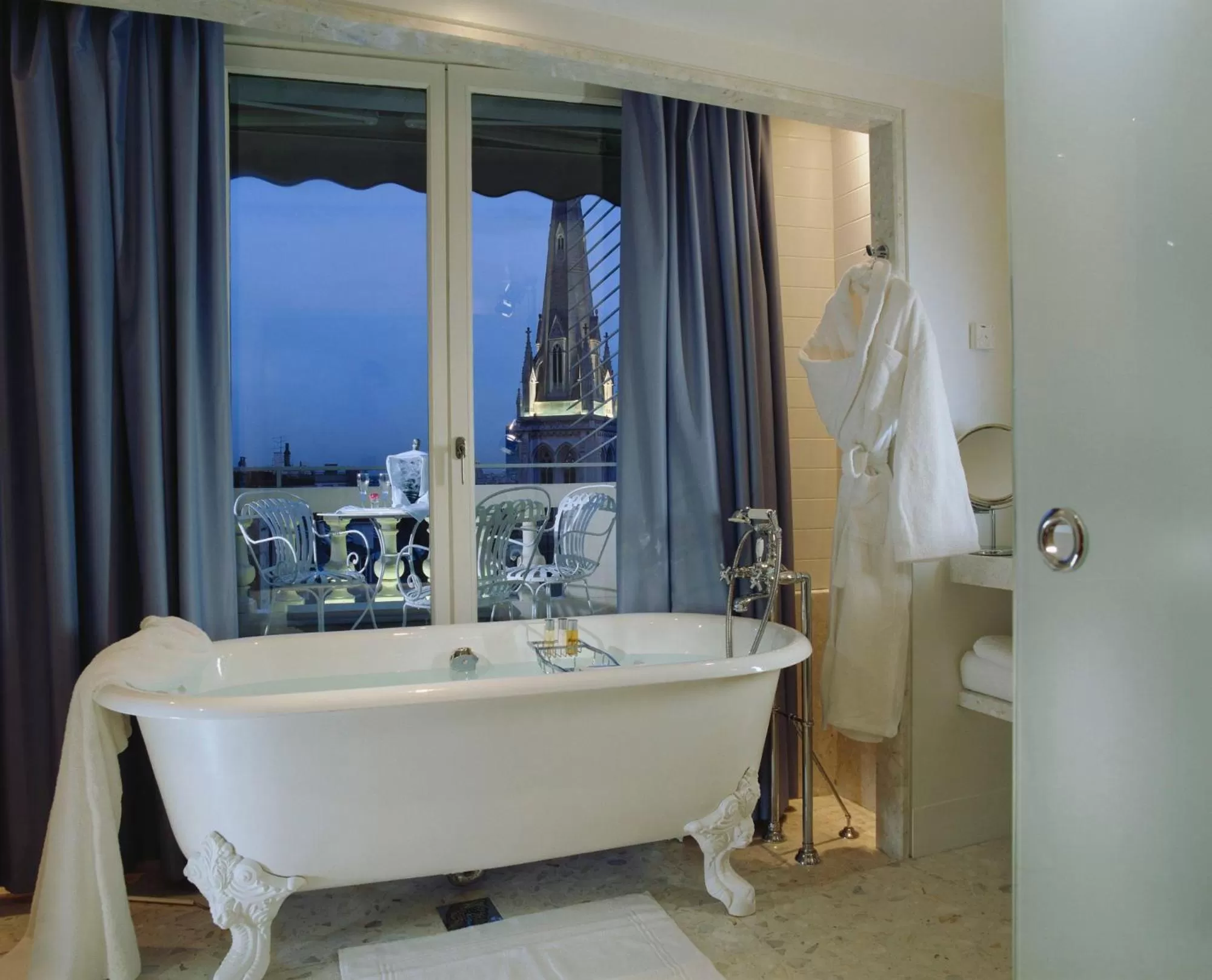 Bathroom in Hotel De Sers Champs Elysees