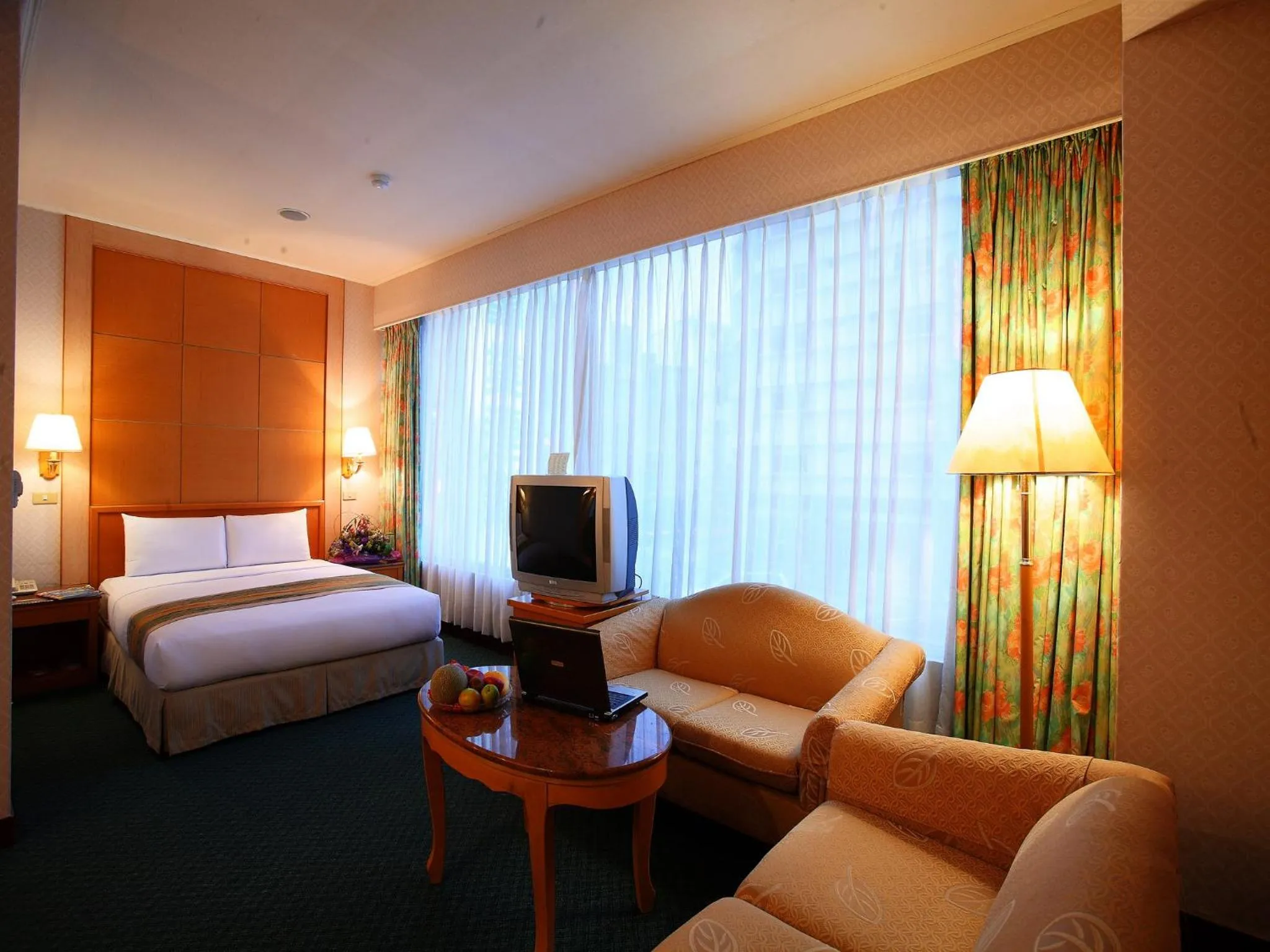 Photo of the whole room, Bed in Da Shih Hotel