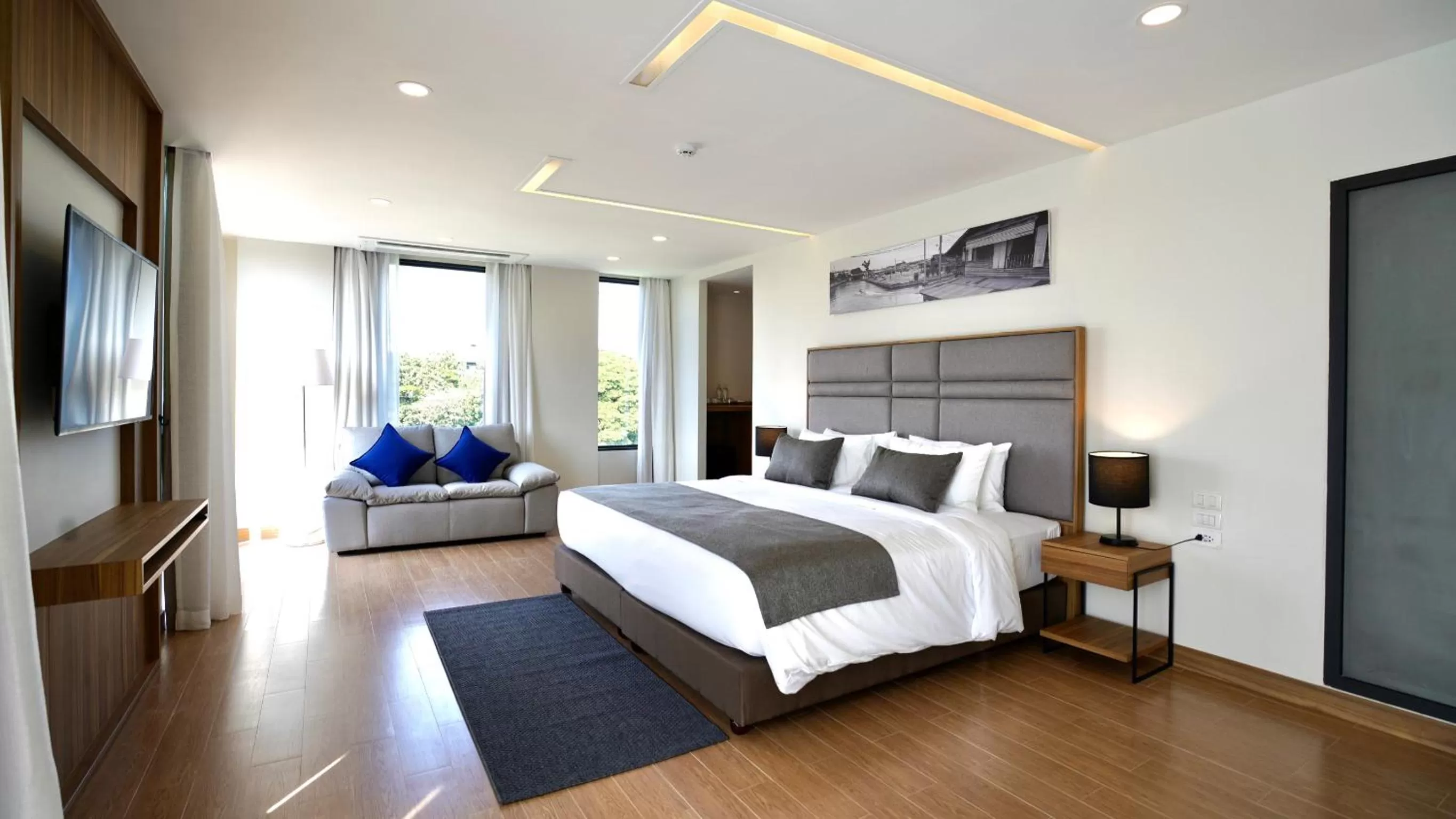 Photo of the whole room, Bed in Canalis Suvarnabhumi Airport Hotel